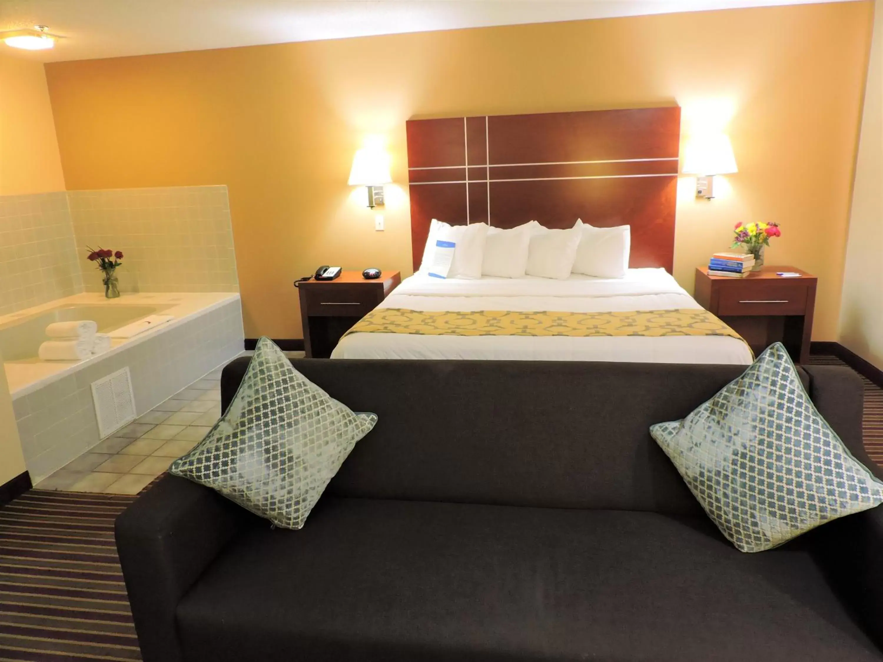 King Studio Suite - Mobility Access/Non-Smoking in Baymont by Wyndham Bowling Green King Studio Suite - Mobility Access/Non-Smoking in Baymont by Wyndham Bowling Green