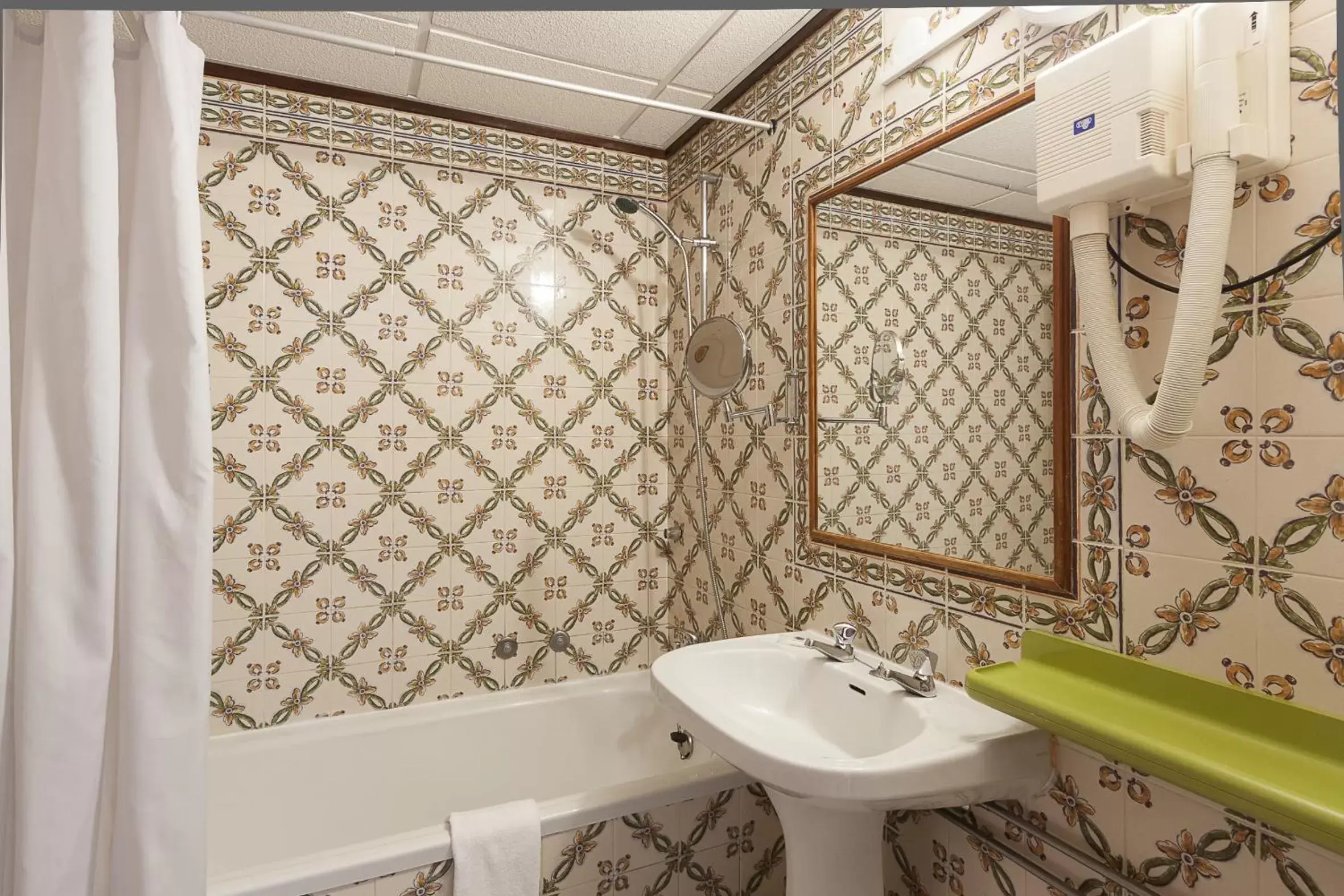 Two-Bedroom Apartment with Balcony or Terrace in Apartamentos Do Parque Two-Bedroom Apartment with Balcony or Terrace in Apartamentos Do Parque