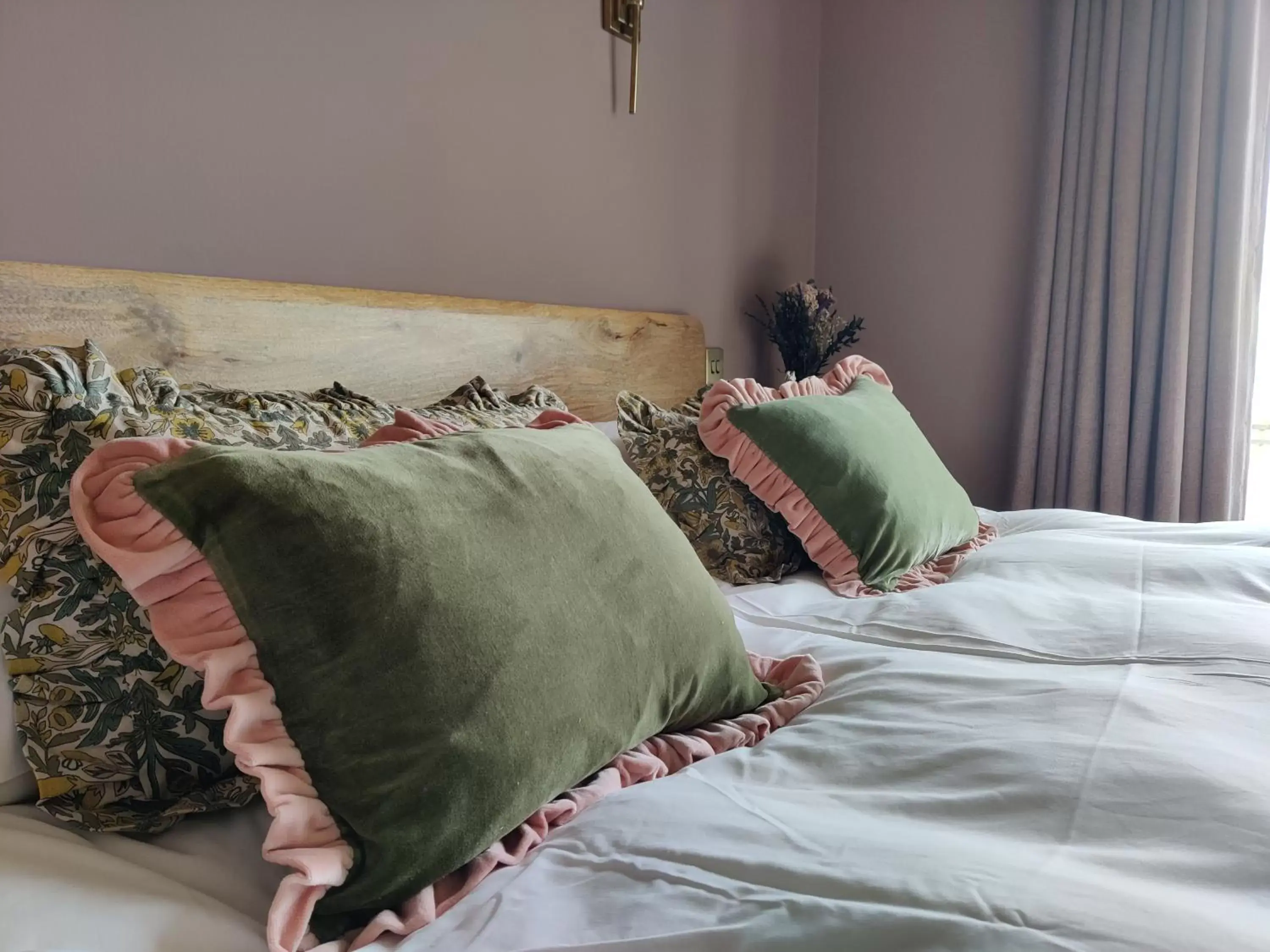 Deluxe King Room in Hanley House Deluxe King Room in Hanley House