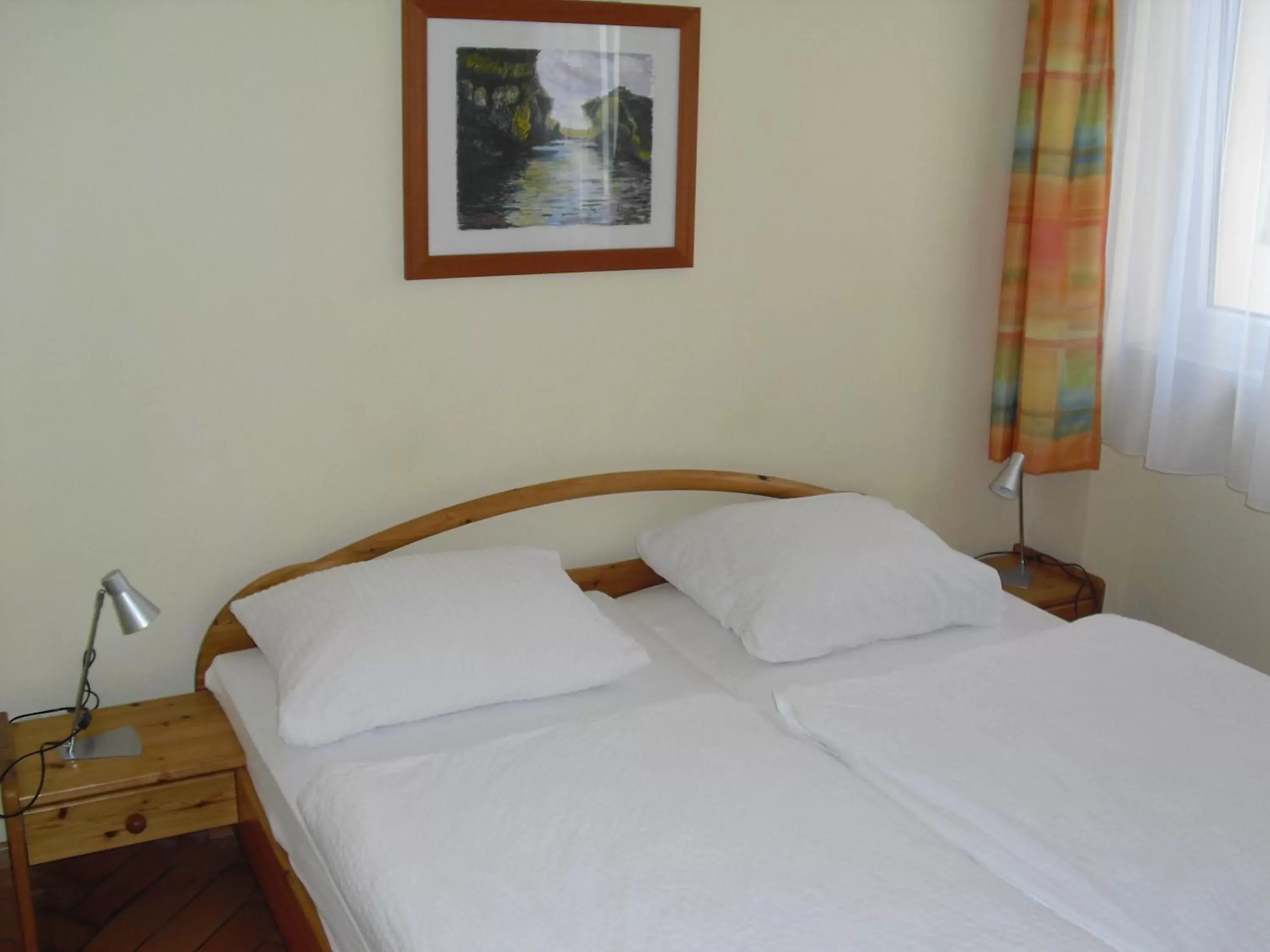 Budget Single Room in Gasthaus zur Schnecke Kandern Budget Single Room in Gasthaus zur Schnecke Kandern