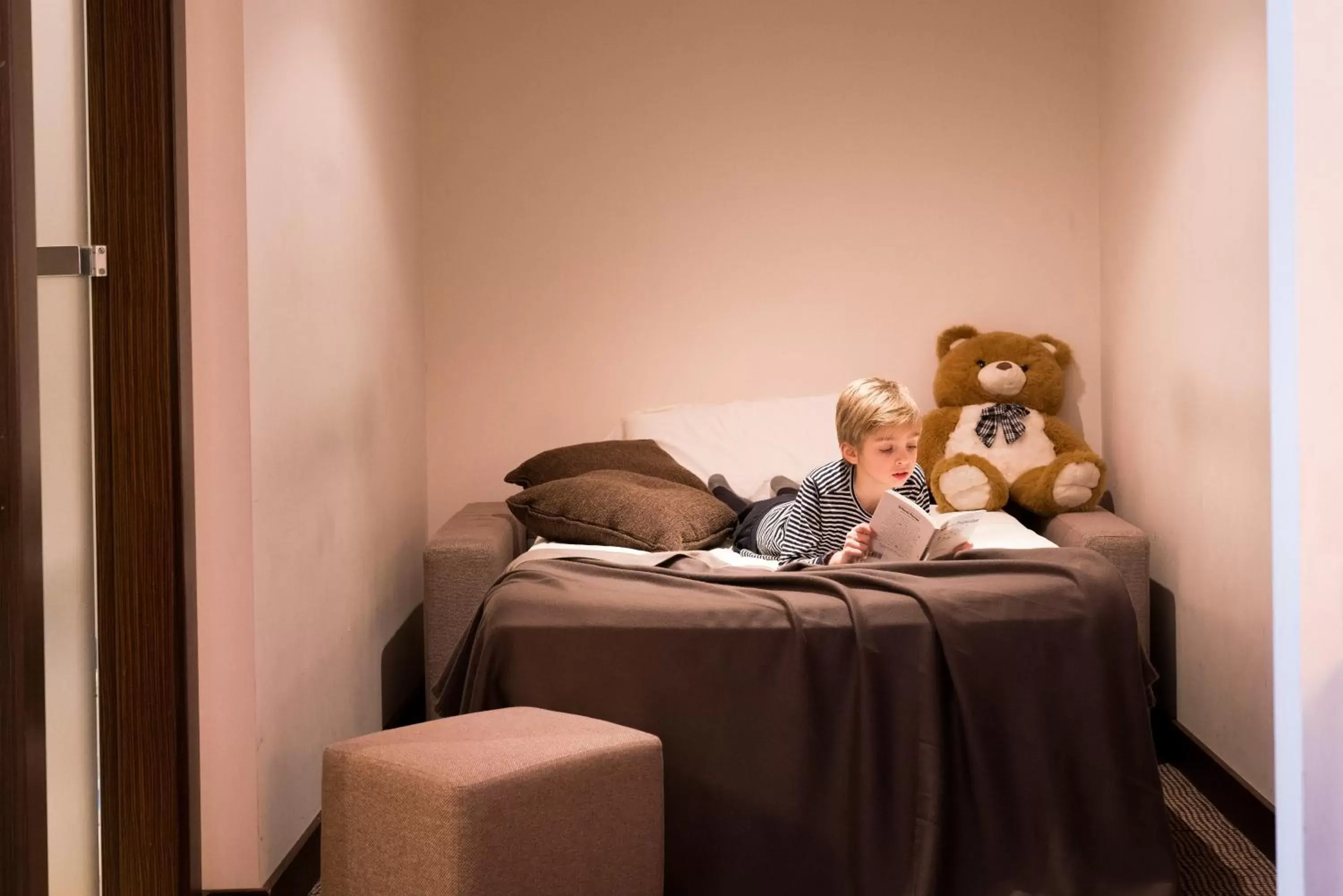 Family Room in Litta Palace Milano Family Room in Litta Palace Milano