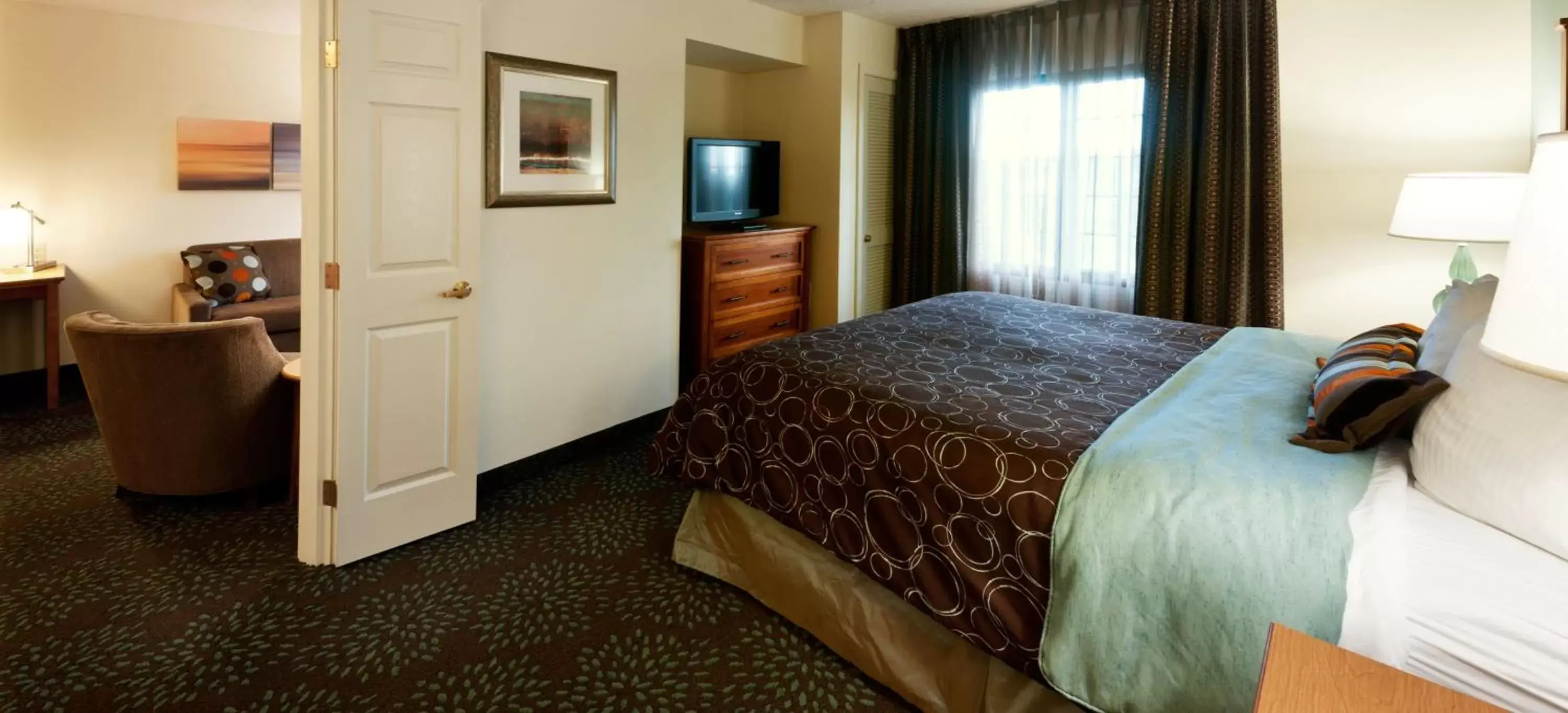 One-Bedroom Queen Suite - Disability Access in Staybridge Suites Minneapolis-Maple Grove, an IHG Hotel One-Bedroom Queen Suite - Disability Access in Staybridge Suites Minneapolis-Maple Grove, an IHG Hotel