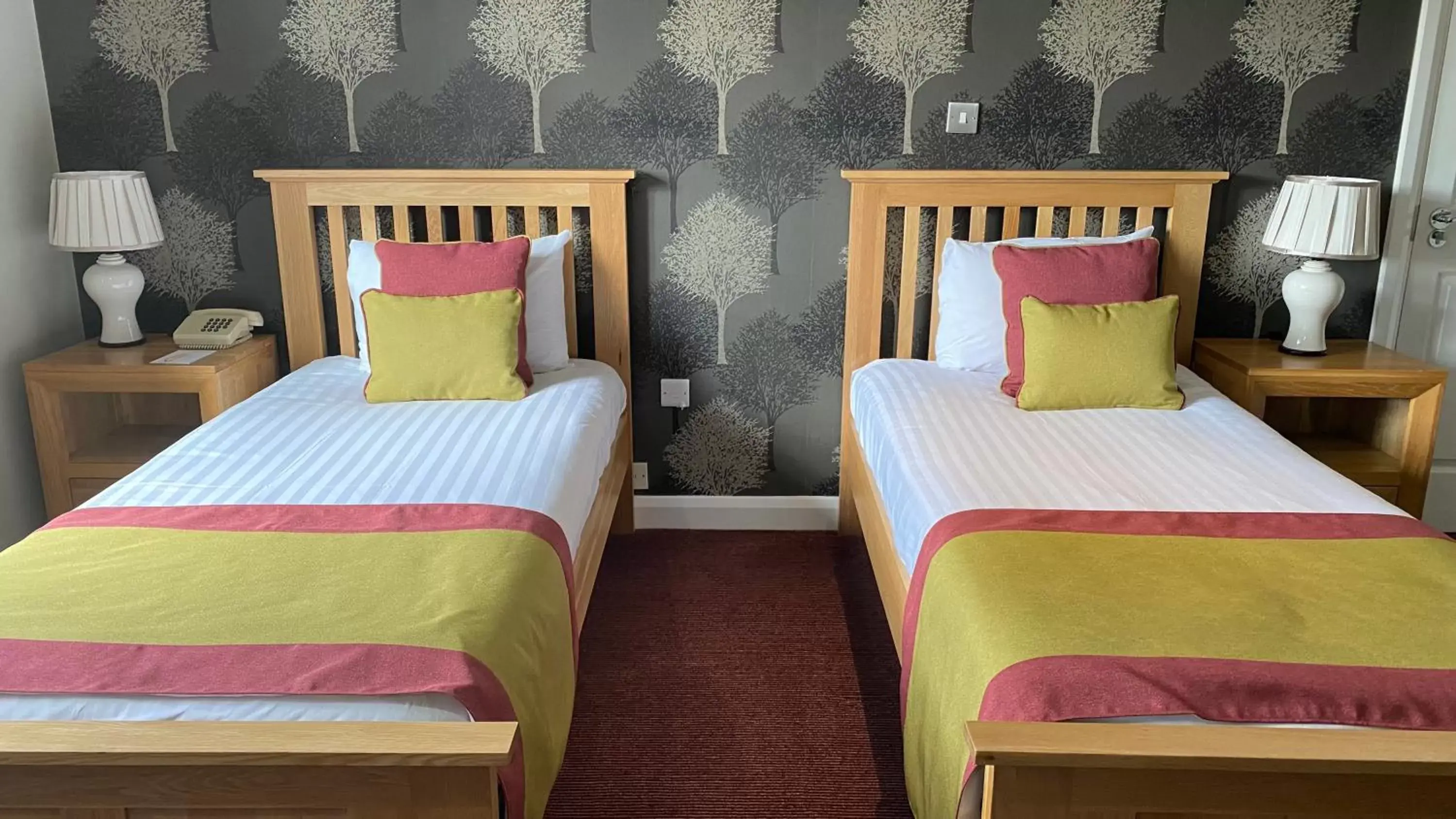 Business Twin Room in Stone House Hotel ‘A Bespoke Hotel’ Business Twin Room in Stone House Hotel ‘A Bespoke Hotel’