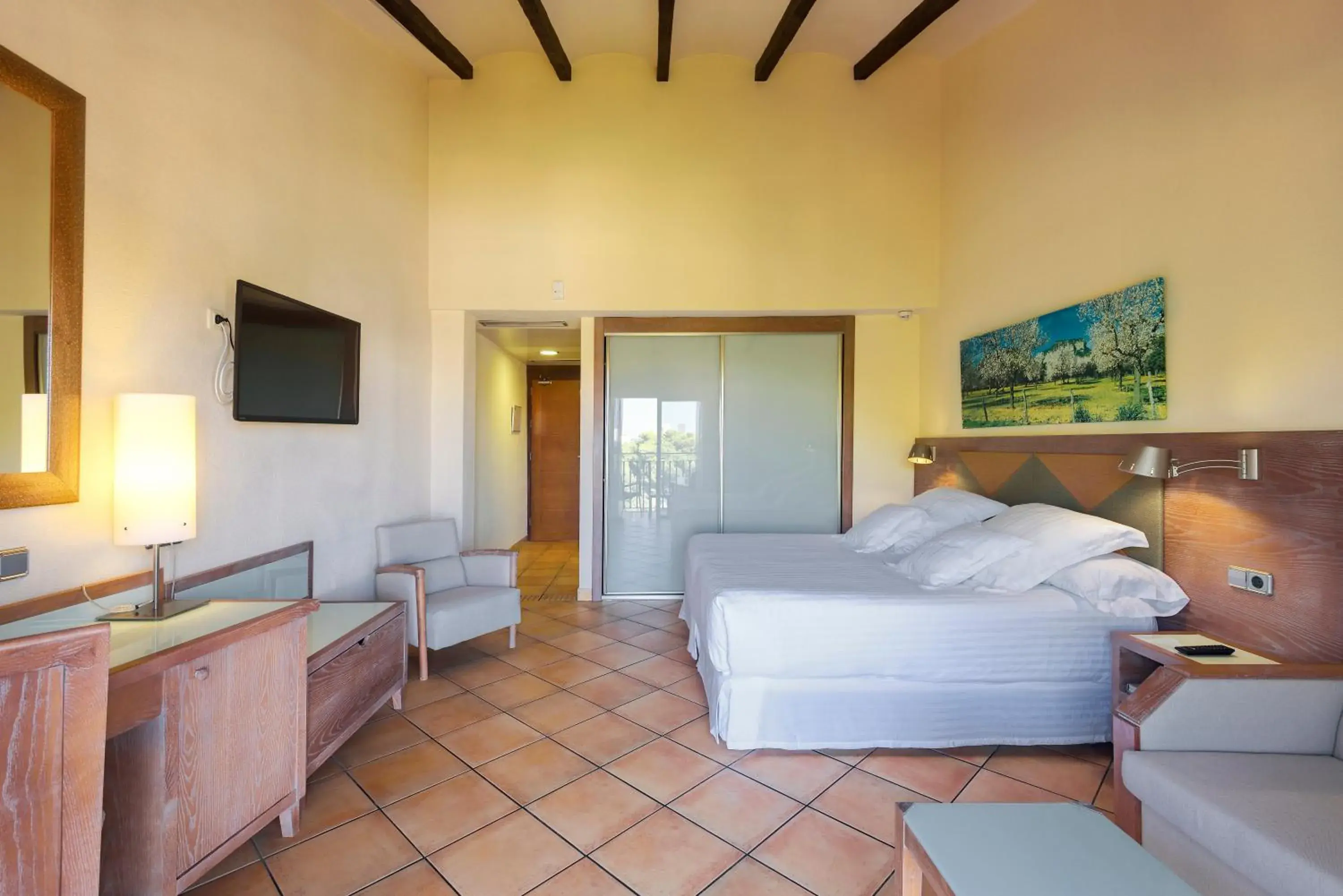Superior Double or Twin Room in Occidental Playa de Palma Superior Double or Twin Room in Occidental Playa de Palma