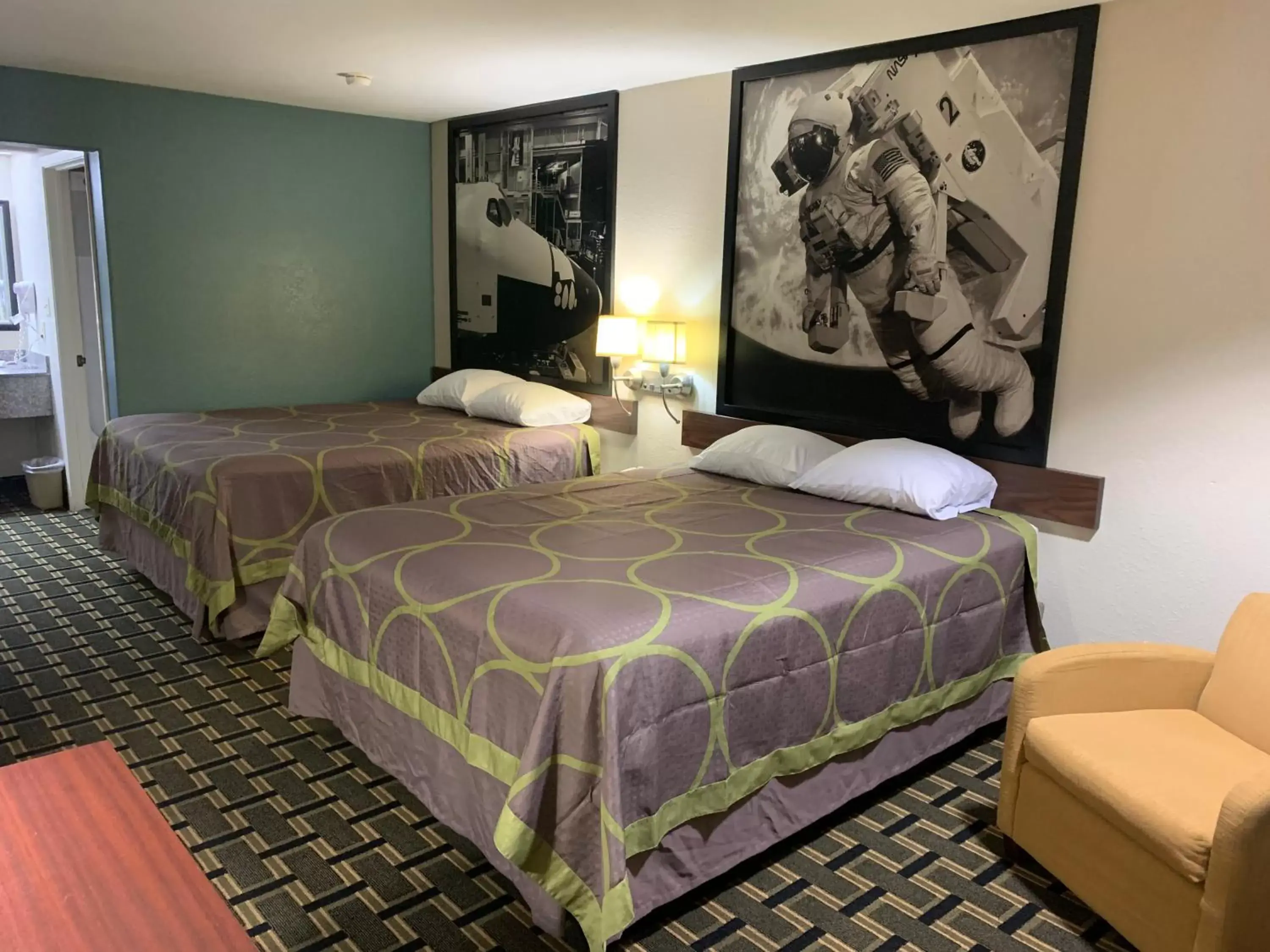 Queen Room with Two Queen Beds - Smoking in Super 8 by Wyndham Baytown I-10 Queen Room with Two Queen Beds - Smoking in Super 8 by Wyndham Baytown I-10