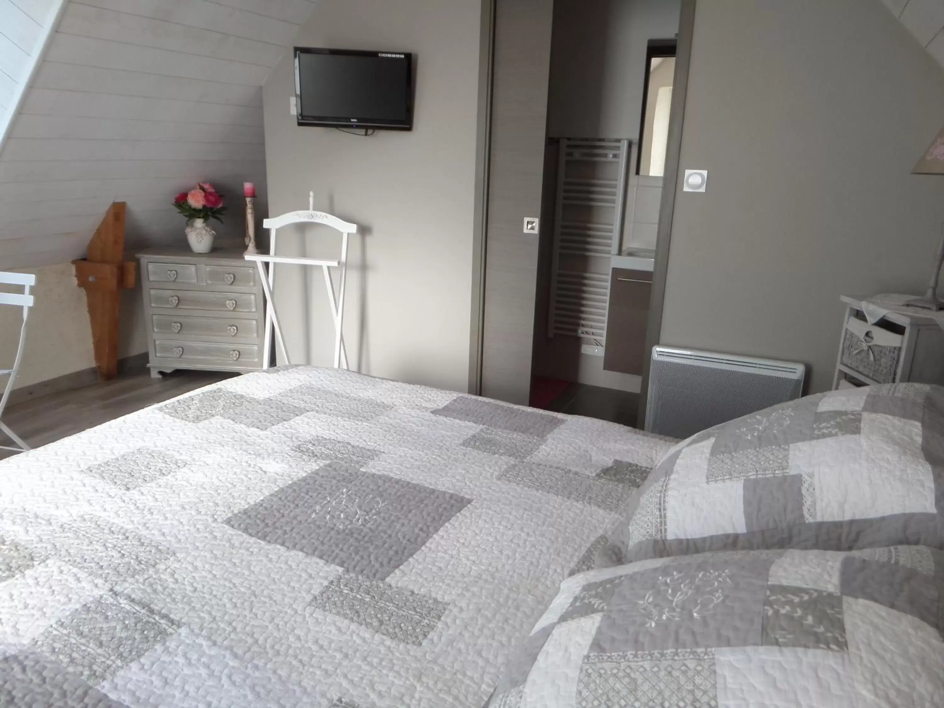 Double Room with Private Bathroom in Les Gites de Kerdurod Double Room with Private Bathroom in Les Gites de Kerdurod