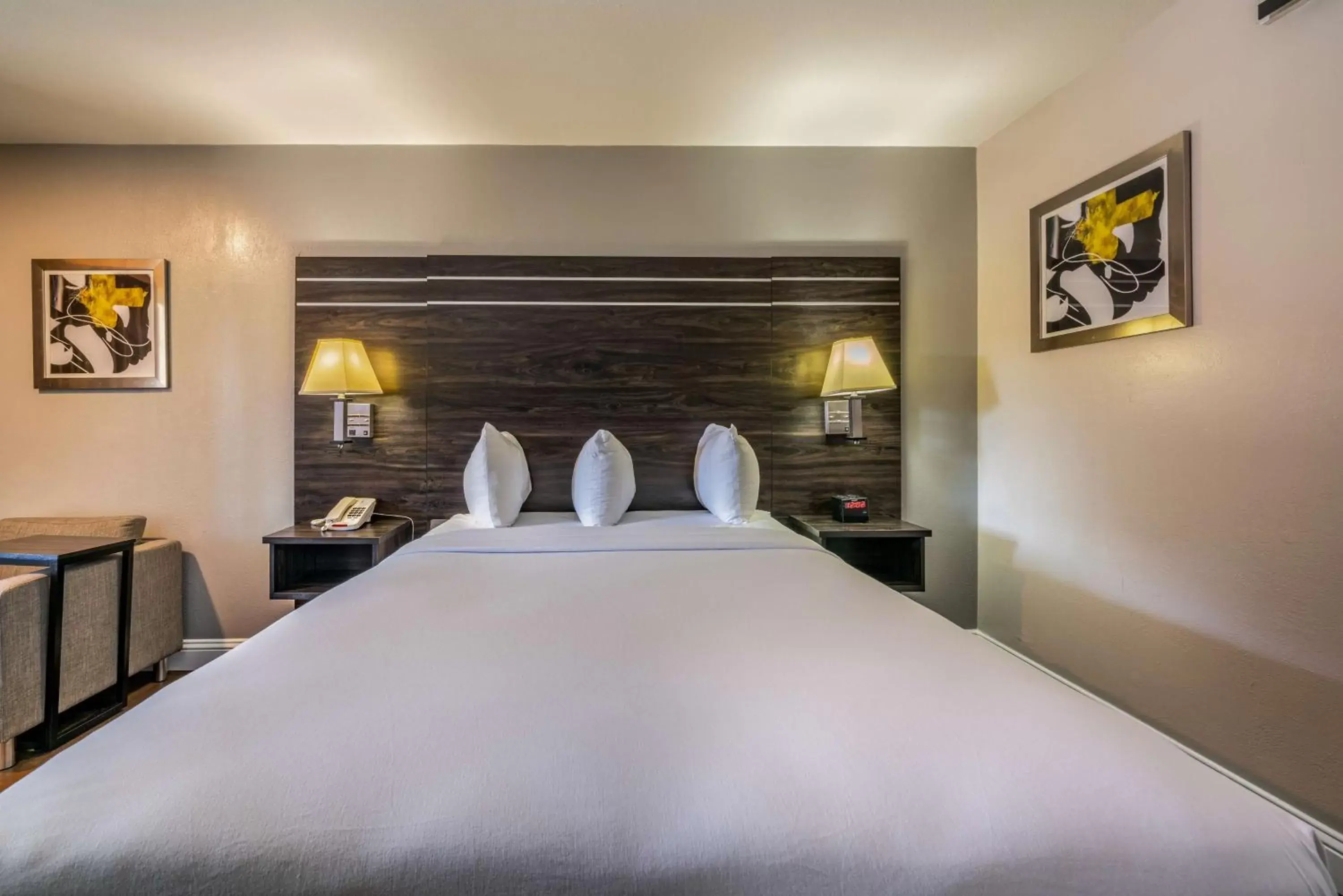 Standard Queen Room - Non-Smoking in Best Western Inn of Jasper Standard Queen Room - Non-Smoking in Best Western Inn of Jasper