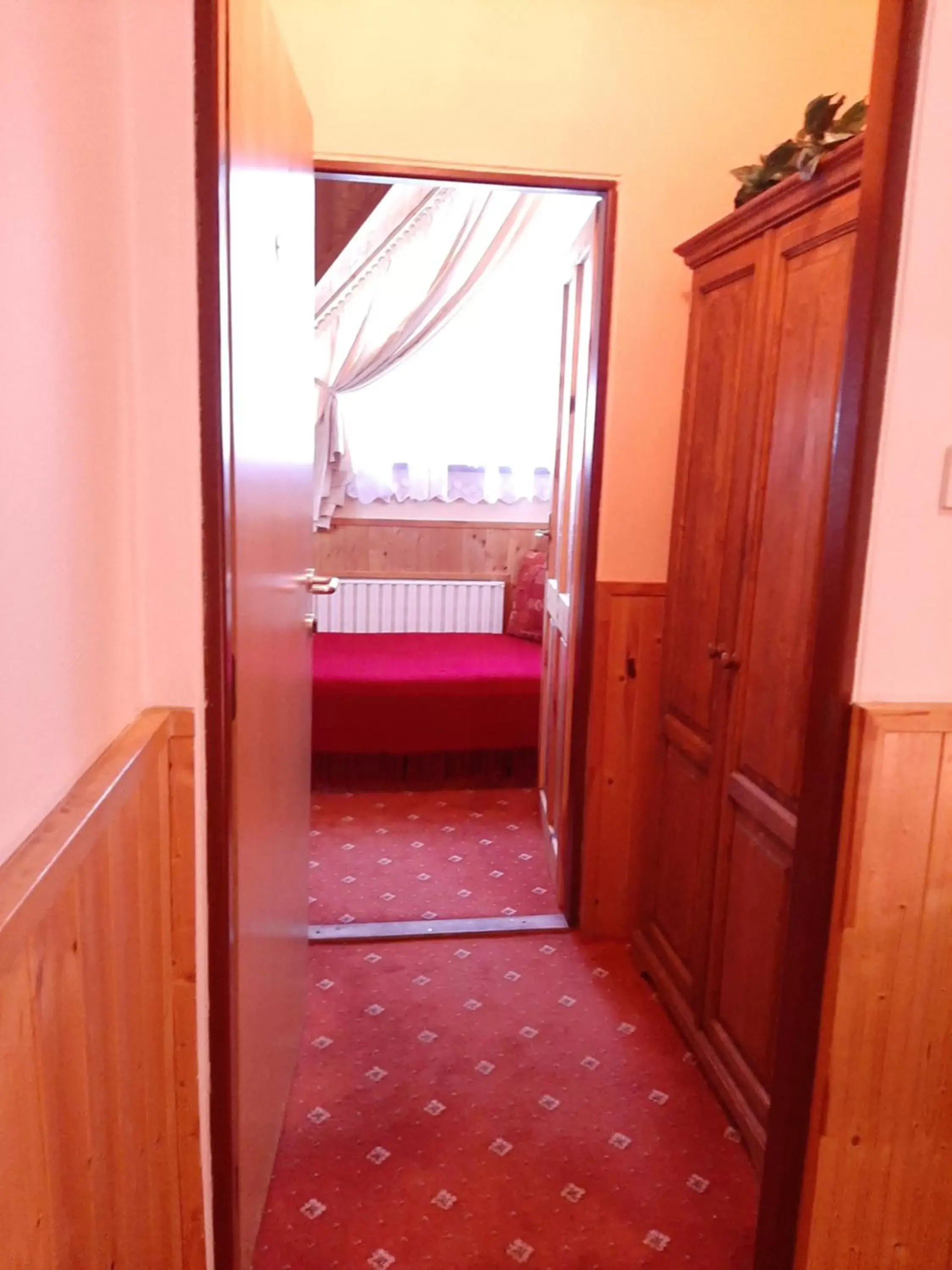 Twin Room with Bathroom - single occupancy in garni Hotel ASAS*** Twin Room with Bathroom - single occupancy in garni Hotel ASAS***