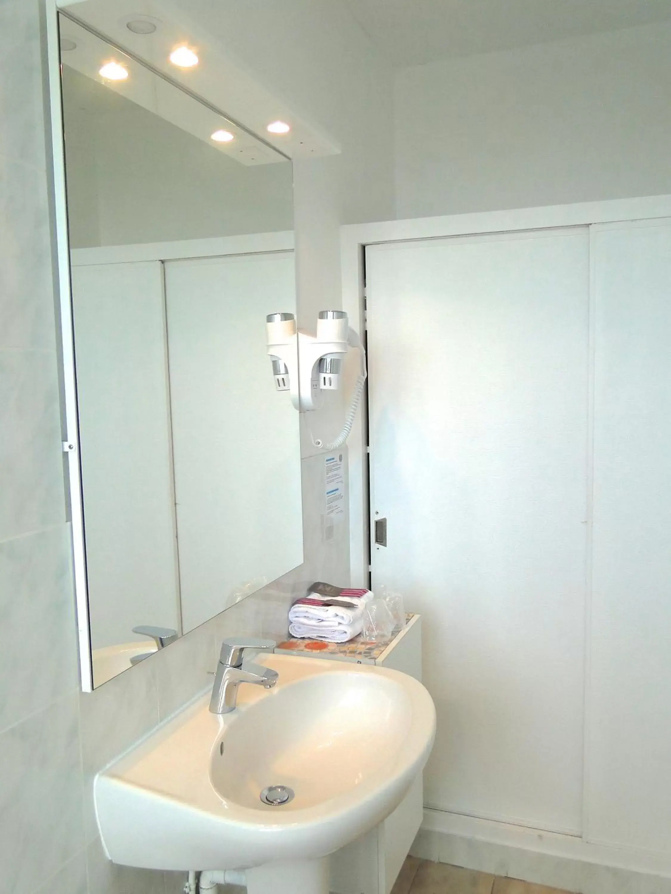 King Double Room in Hôtel De La Mer - Deauville Blonville - Boutique Hôtel de charme vue Mer ou Campagne - Accès direct plage King Double Room in Hôtel De La Mer - Deauville Blonville - Boutique Hôtel de charme vue Mer ou Campagne - Accès direct plage