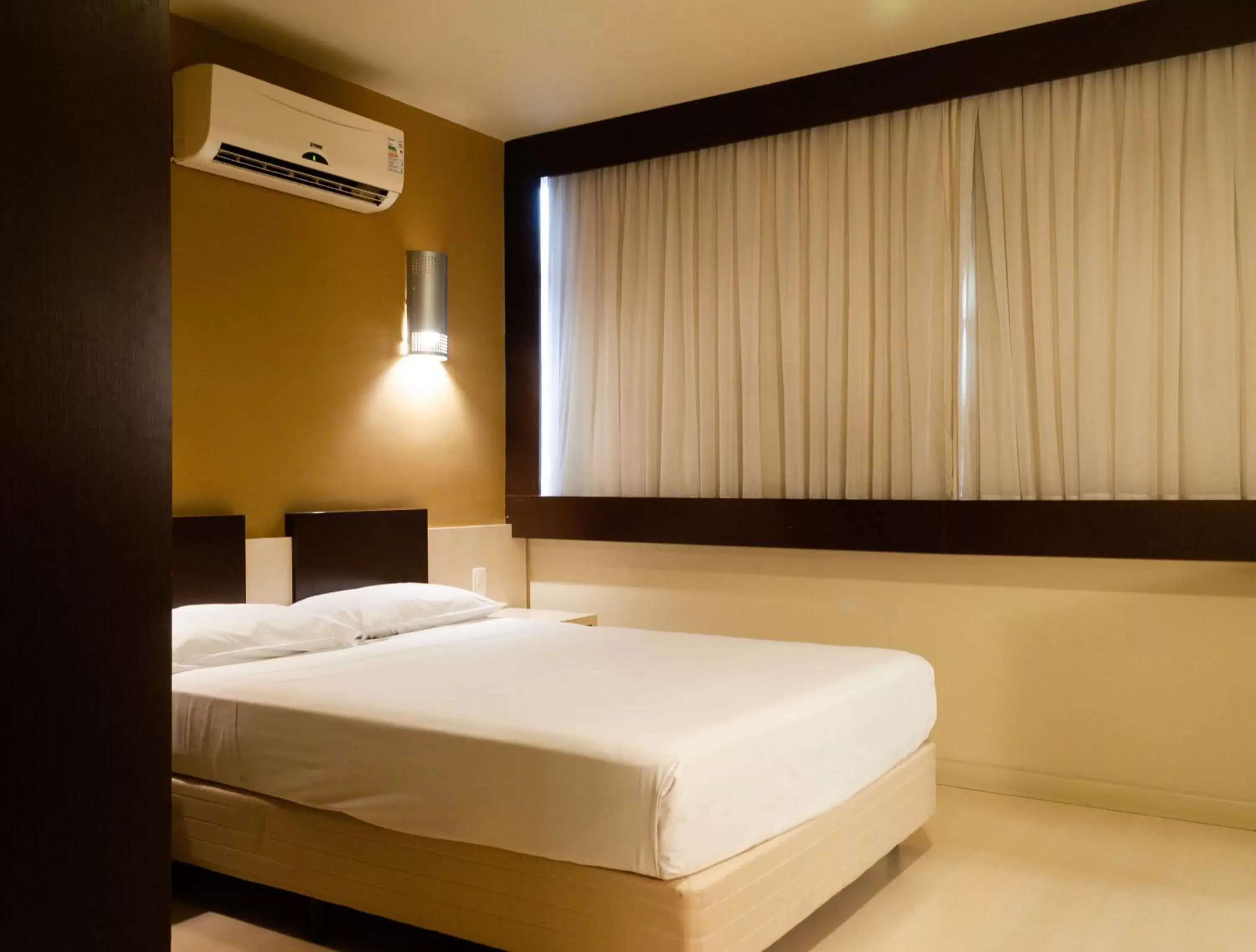 Superior Double Room in Master Curitiba Hotel - 1,6 km do Estádio Couto Pereira - Show Superior Double Room in Master Curitiba Hotel - 1,6 km do Estádio Couto Pereira - Show