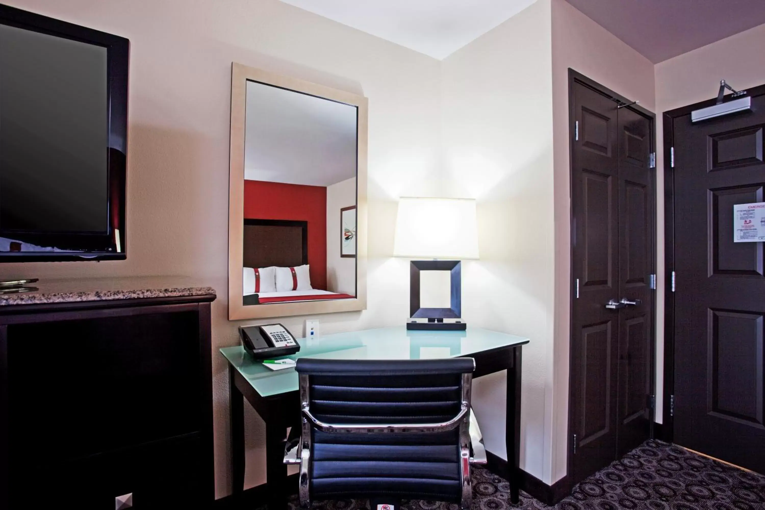 Executive King Room with Roll In Shower - Disability Access/Non-Smoking in Holiday Inn Oceanside Marina Camp Pendleton, an IHG Hotel Executive King Room with Roll In Shower - Disability Access/Non-Smoking in Holiday Inn Oceanside Marina Camp Pendleton, an IHG Hotel