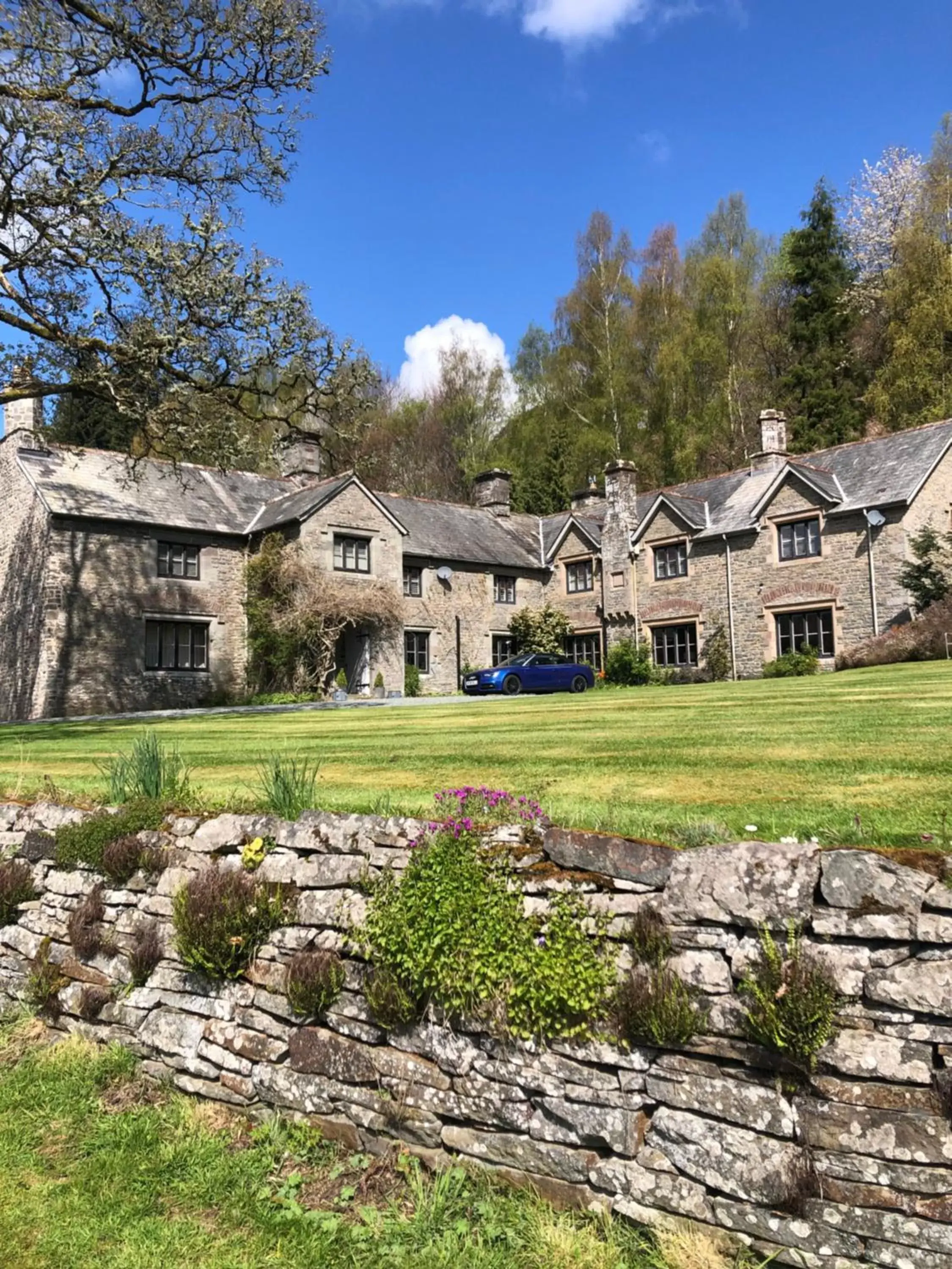 Property Building in The Skreen Property Building in The Skreen