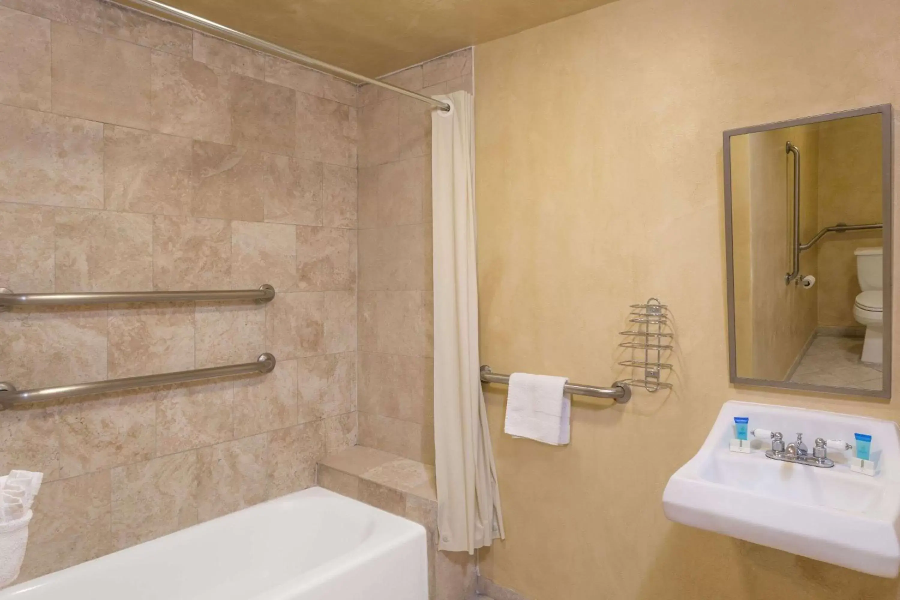 Queen Room - Disability Access - Non-Smoking in Adara Palm Springs Queen Room - Disability Access - Non-Smoking in Adara Palm Springs