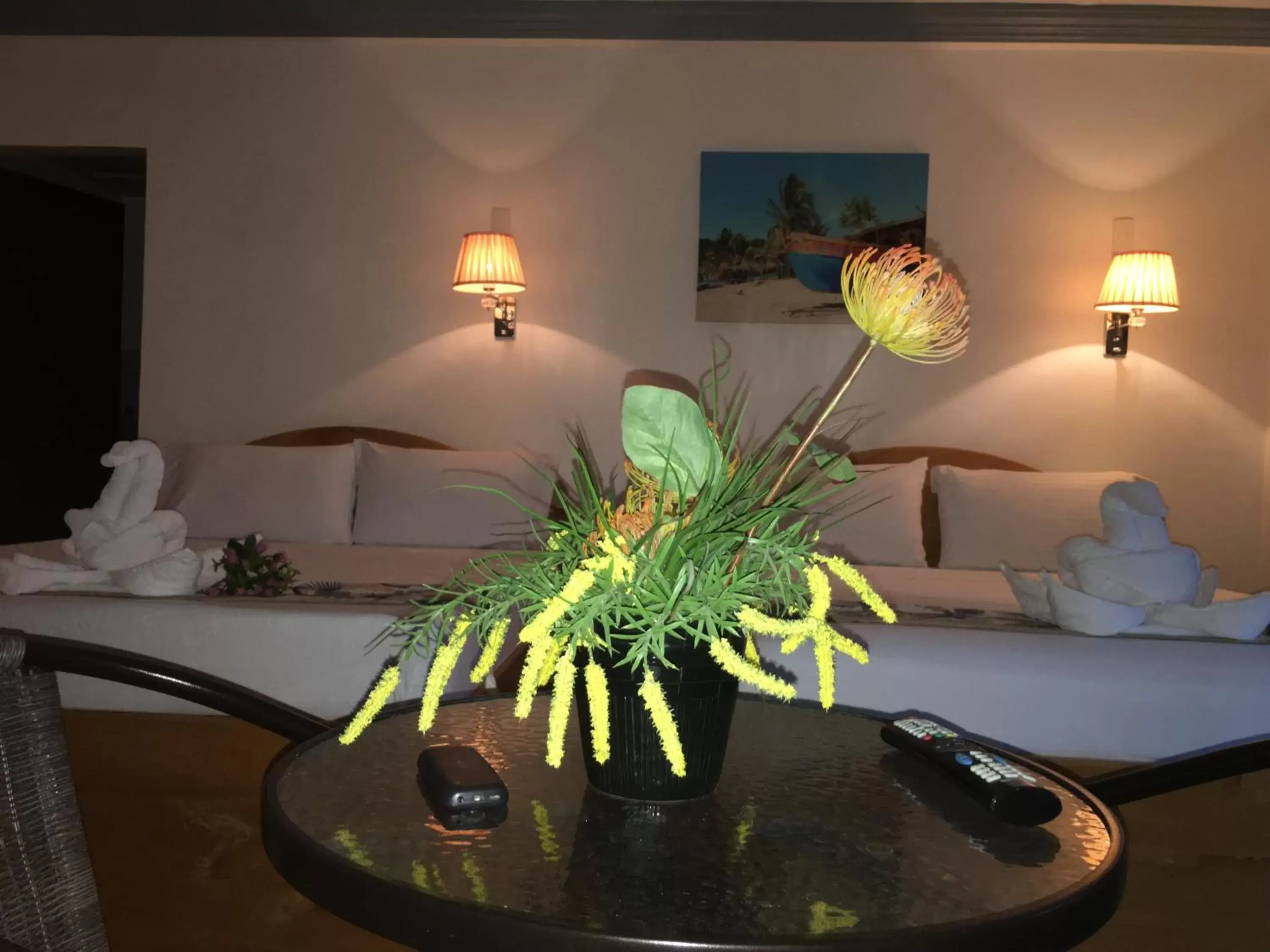 Deluxe Family Room in Aloha Seaside Resort Deluxe Family Room in Aloha Seaside Resort