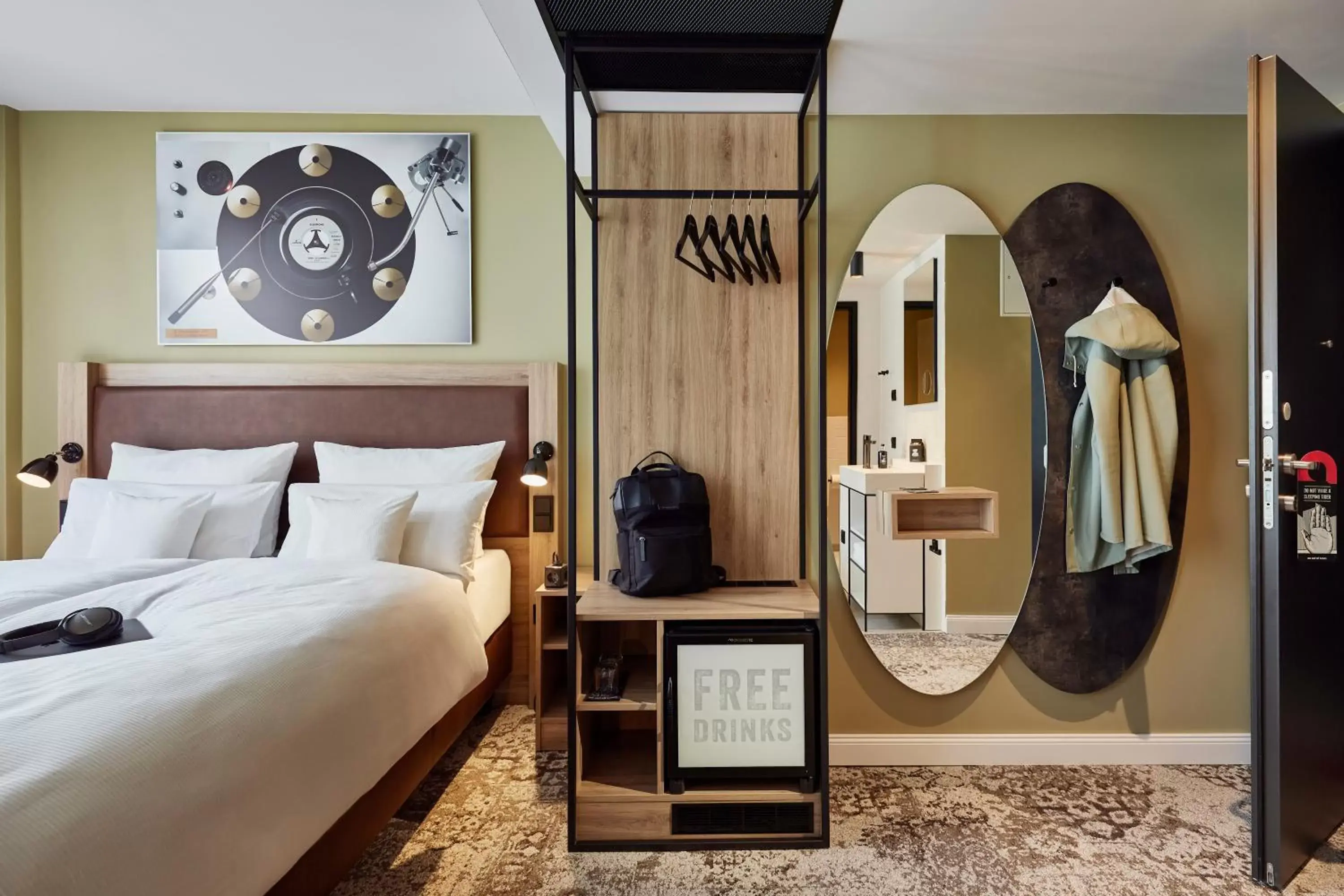 King Room in Me and All Hotel Hanover, by Hyatt King Room in Me and All Hotel Hanover, by Hyatt