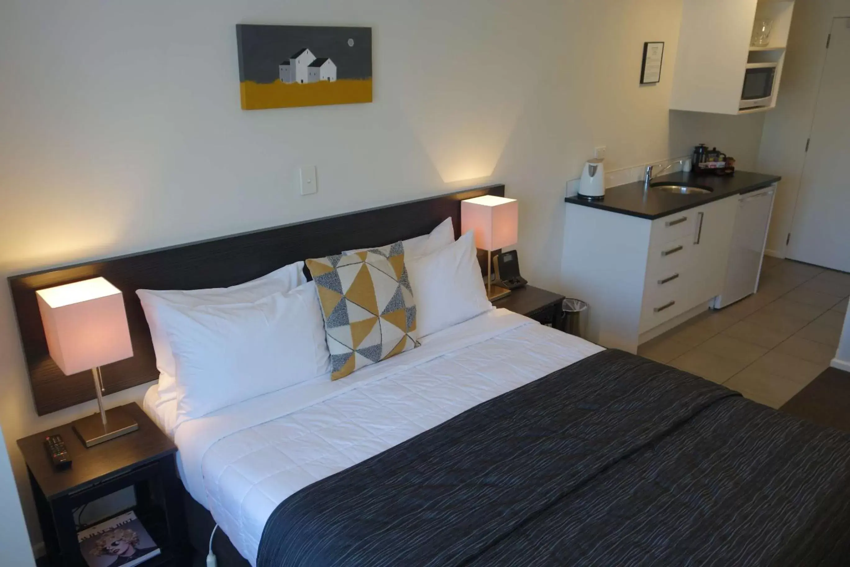 Superior King Studio in Airport Palms Motel Superior King Studio in Airport Palms Motel