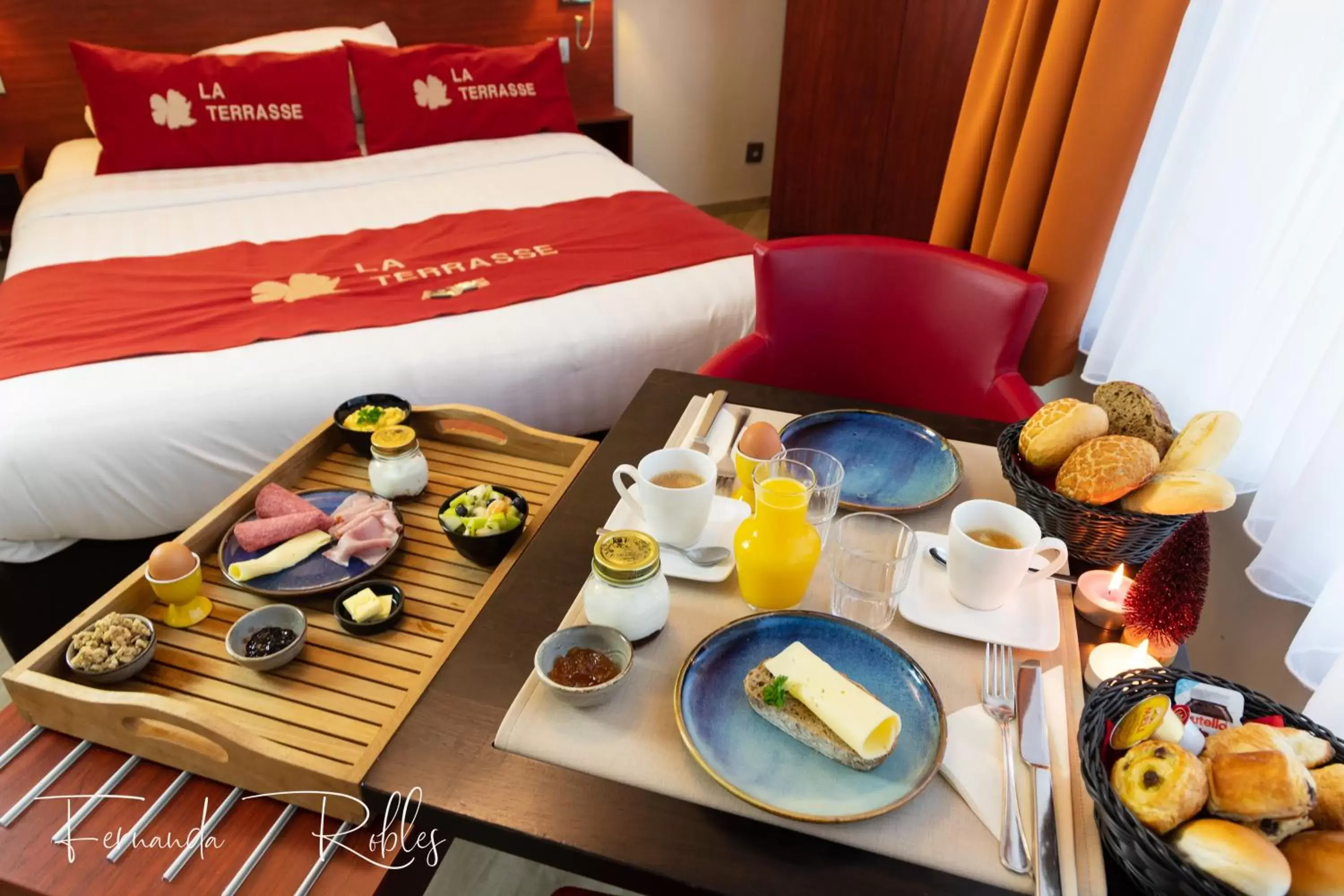 Large Double Room with Balcony in Hotel La Terrasse Large Double Room with Balcony in Hotel La Terrasse