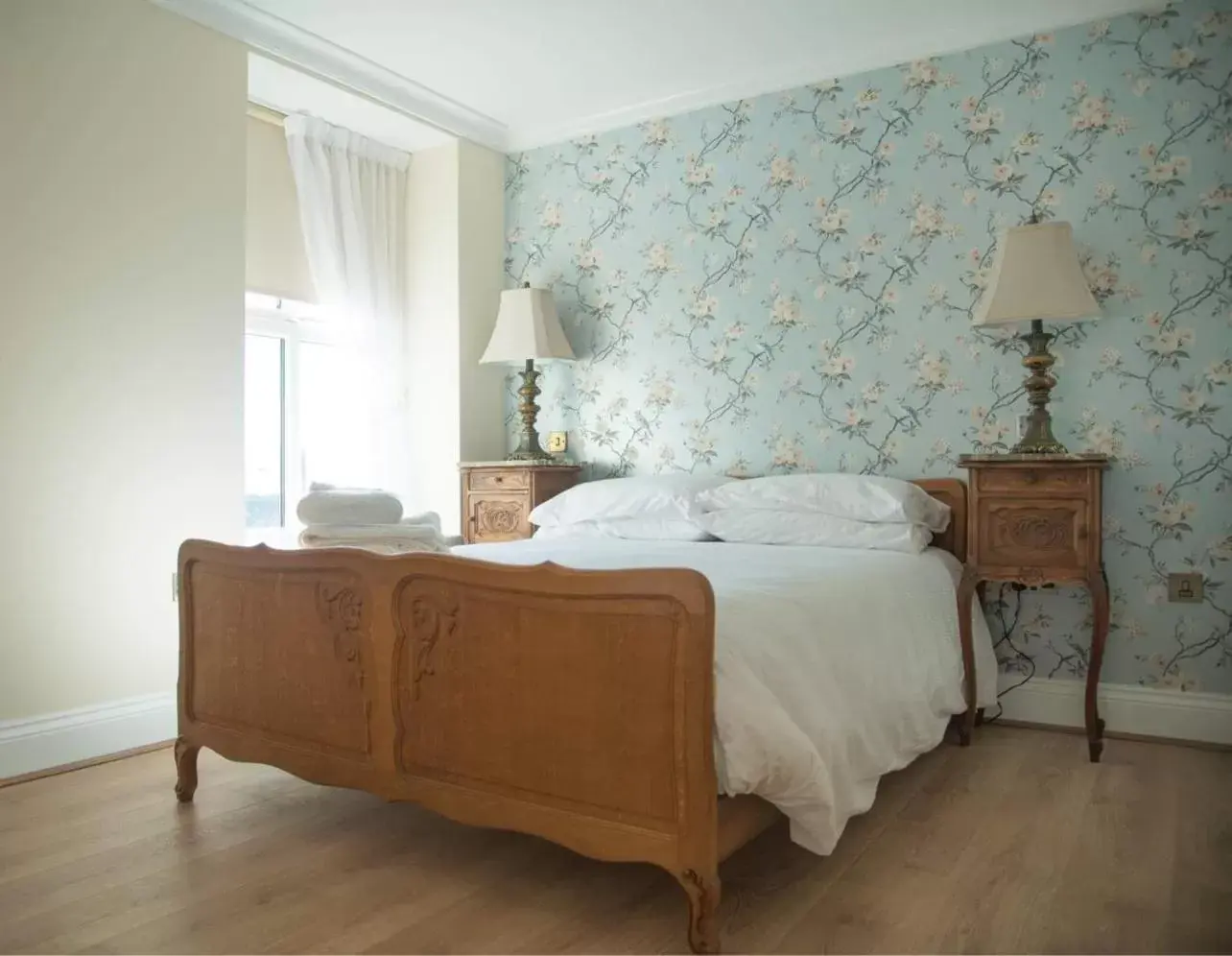 Family Room in The Royal Family Room in The Royal