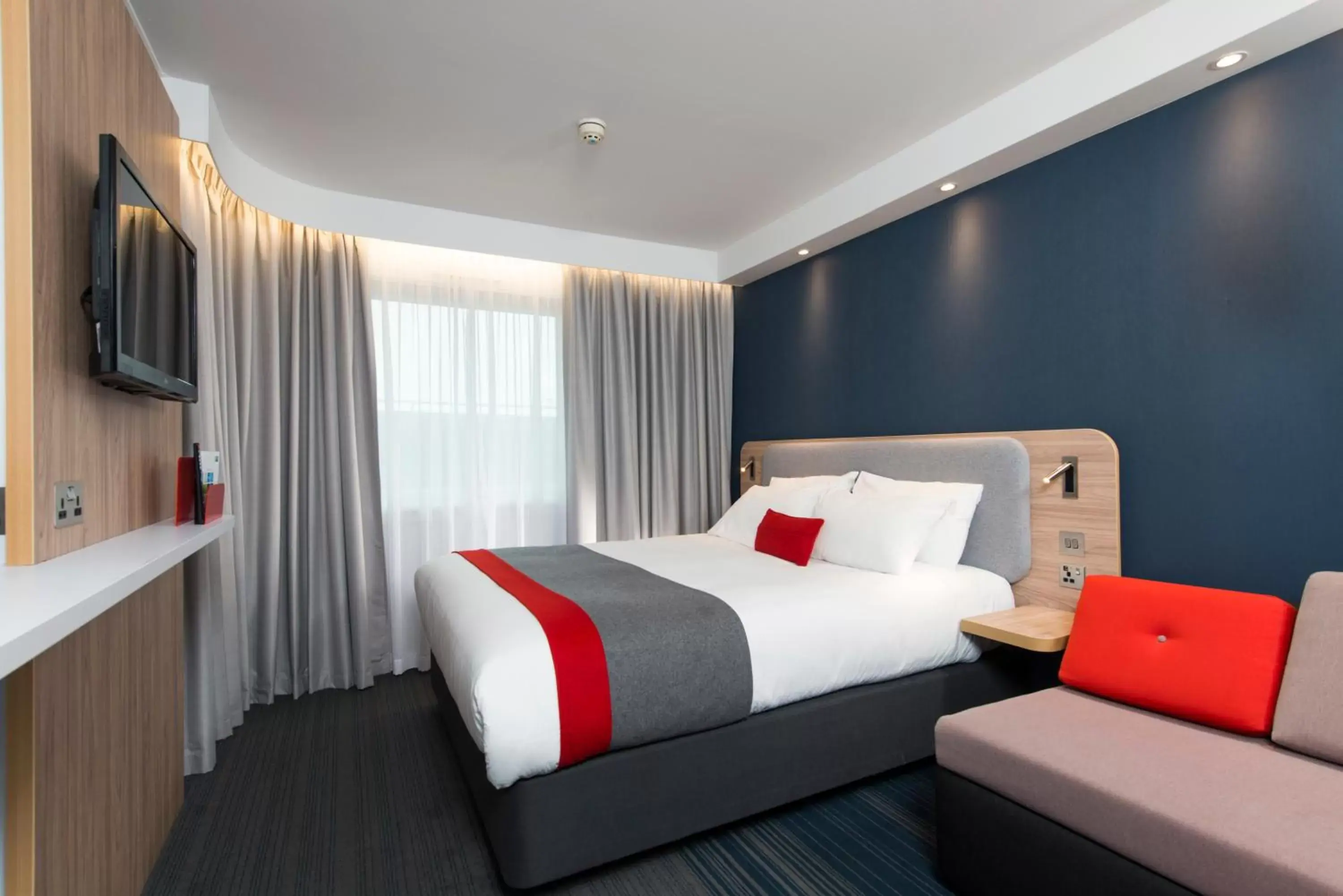 Standard Double Room with Sofa Bed and Free Hot Breakfast in Holiday Inn Express London - Dartford by IHG Standard Double Room with Sofa Bed and Free Hot Breakfast in Holiday Inn Express London - Dartford by IHG