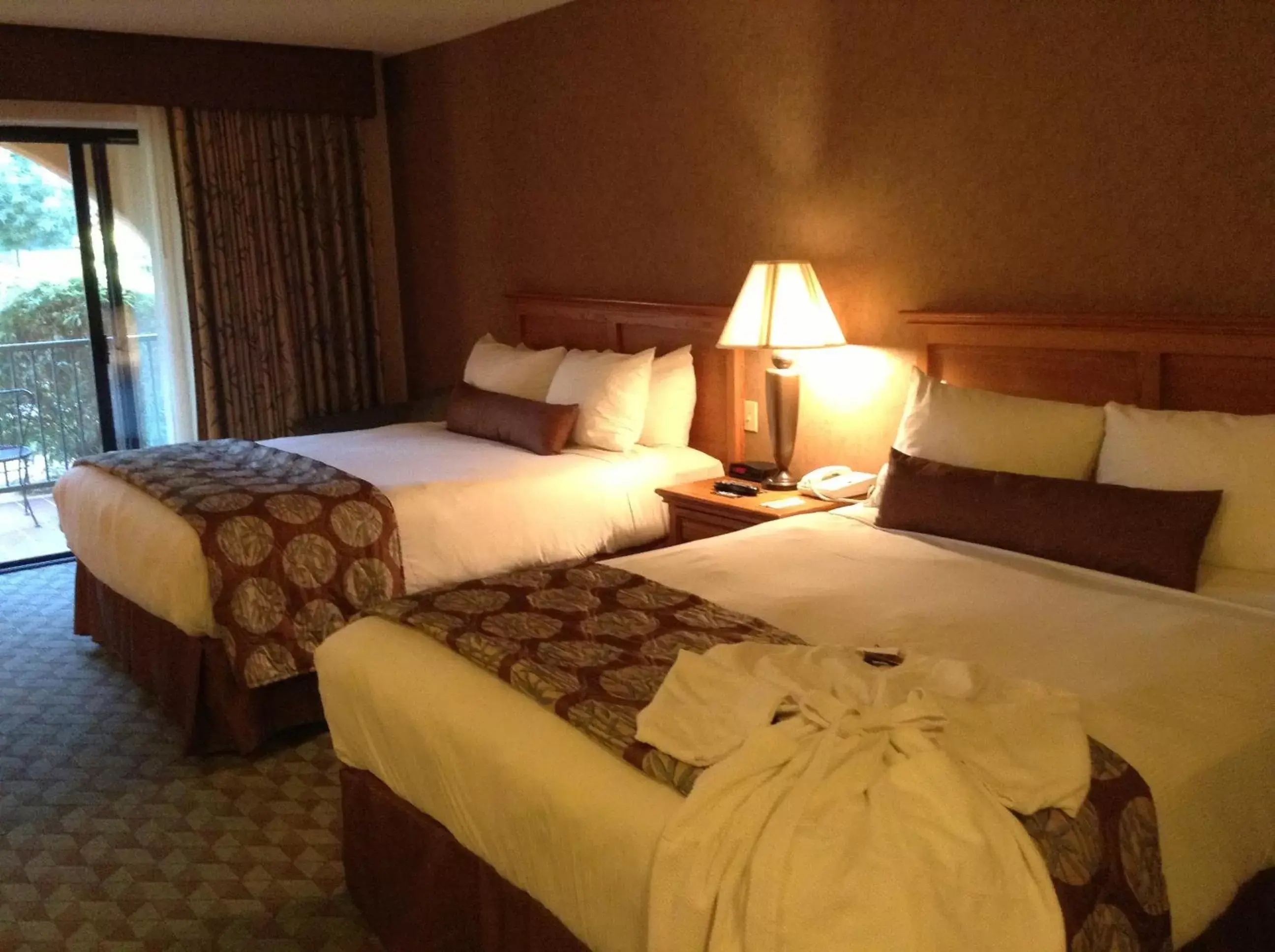 Queen Room with Two Queen Beds in Borrego Springs Resort Queen Room with Two Queen Beds in Borrego Springs Resort