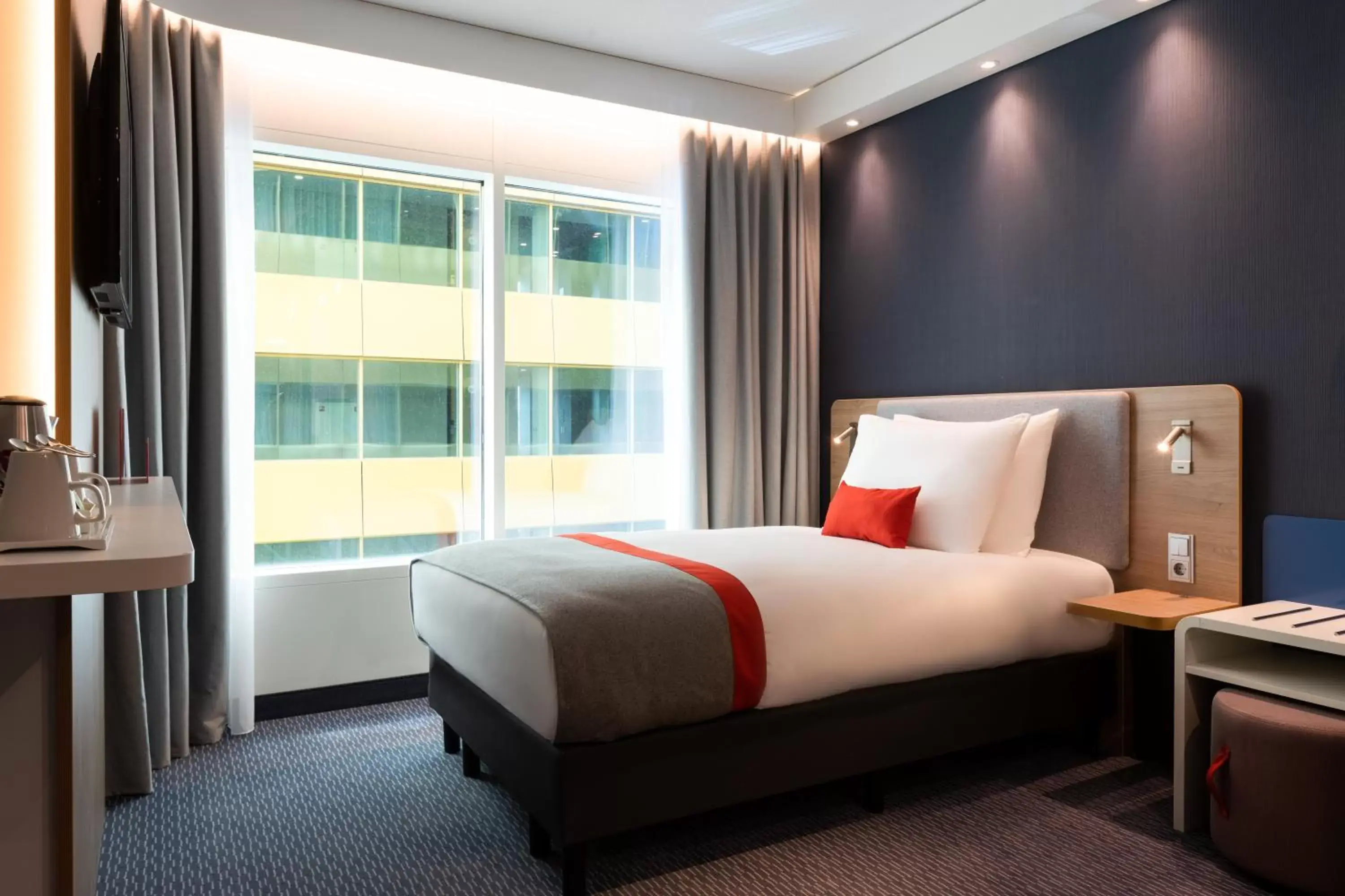 Standard Single Room with Free Breakfast - Accessible in Holiday Inn Express Amsterdam - North Riverside by IHG Standard Single Room with Free Breakfast - Accessible in Holiday Inn Express Amsterdam - North Riverside by IHG