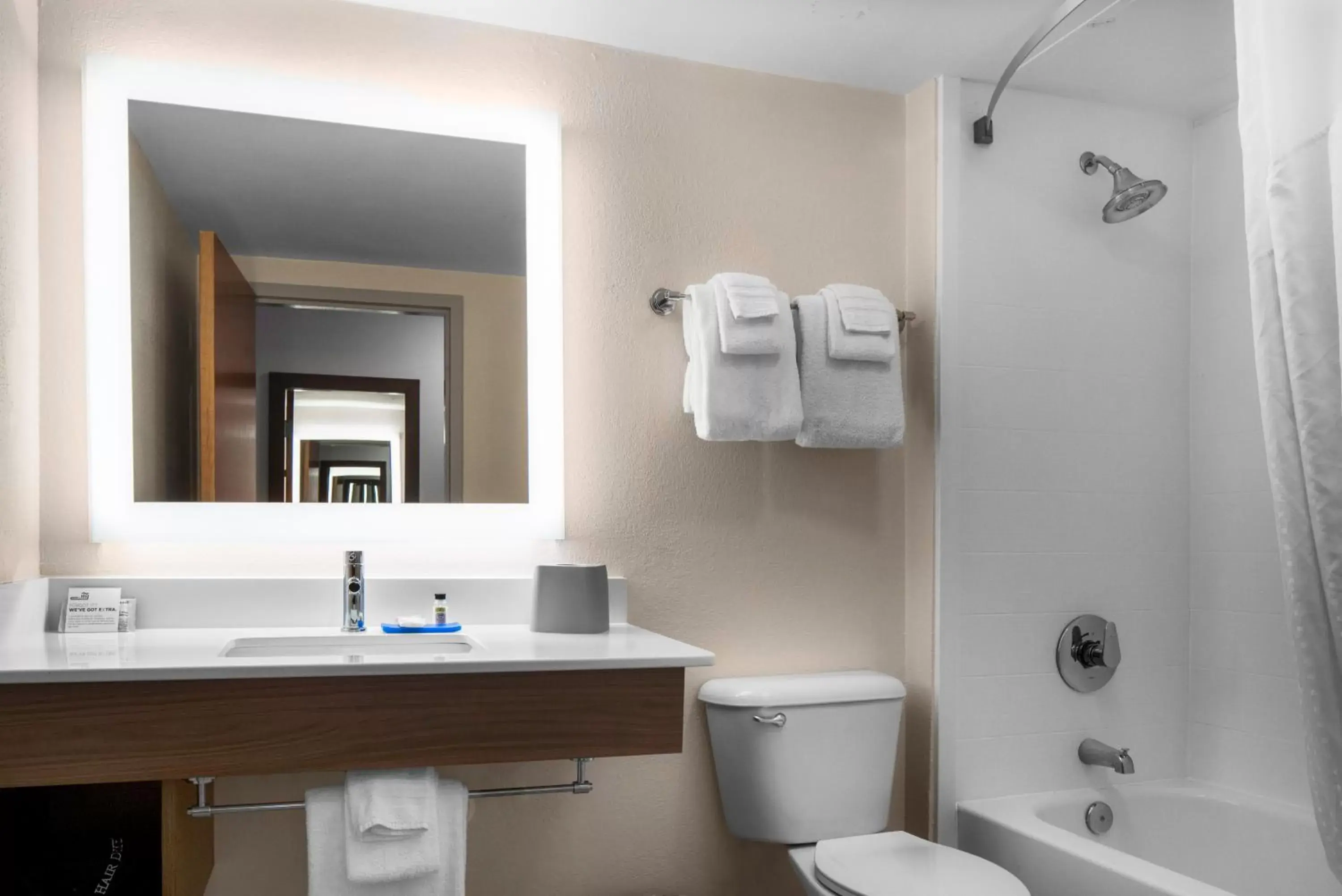 Standard Room with Two Queen Beds in Holiday Inn Express North Myrtle Beach - Little River by IHG Standard Room with Two Queen Beds in Holiday Inn Express North Myrtle Beach - Little River by IHG