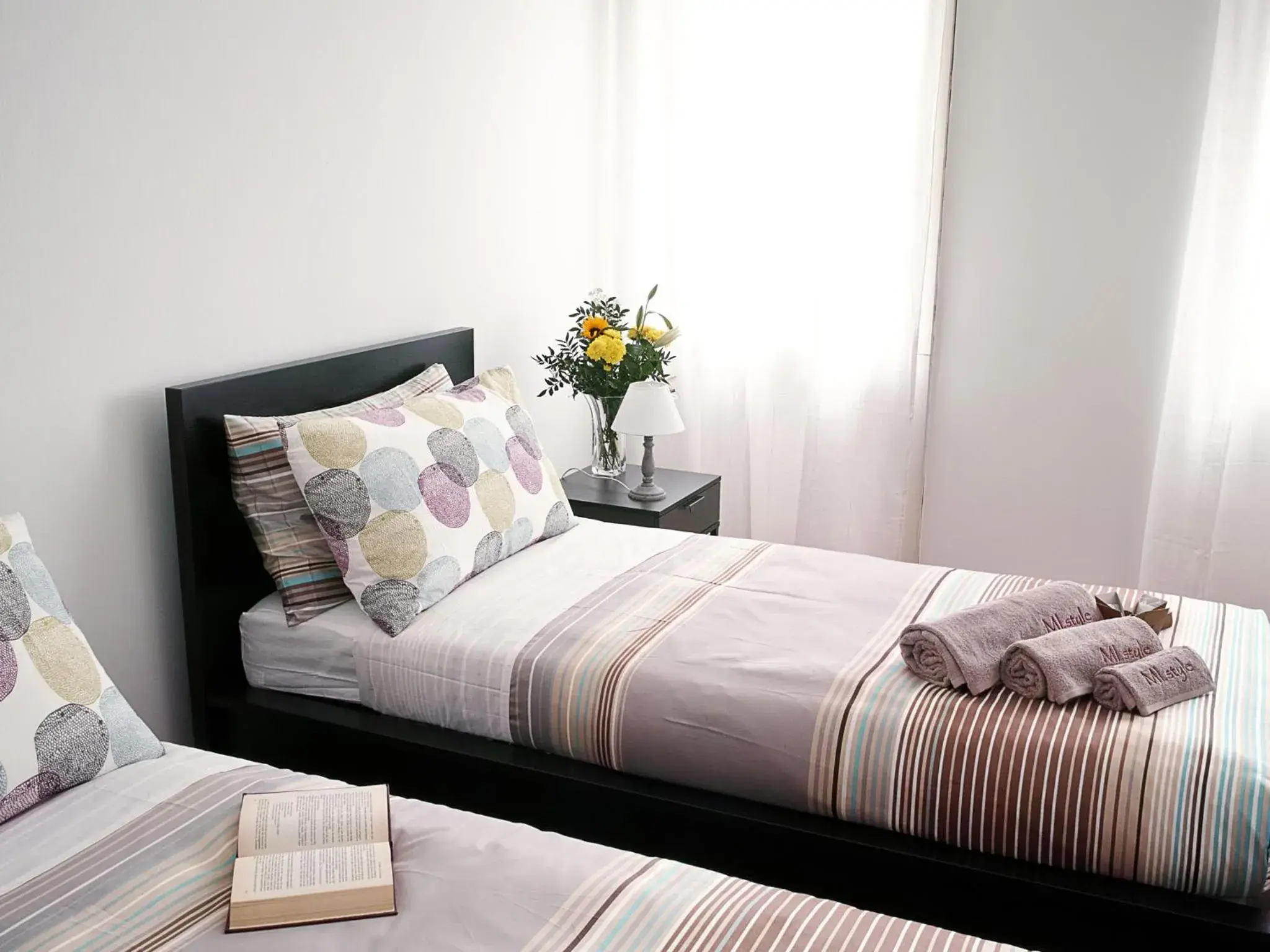 Twin Room with Private Bathroom in MI. Style Twin Room with Private Bathroom in MI. Style