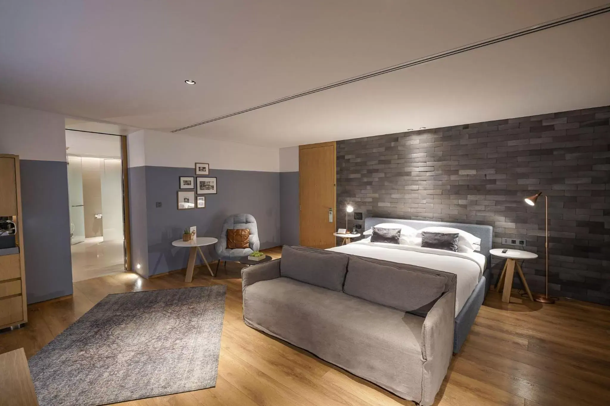 Superior Suite with Bathtub in Ad Lib Hotel Bangkok Superior Suite with Bathtub in Ad Lib Hotel Bangkok