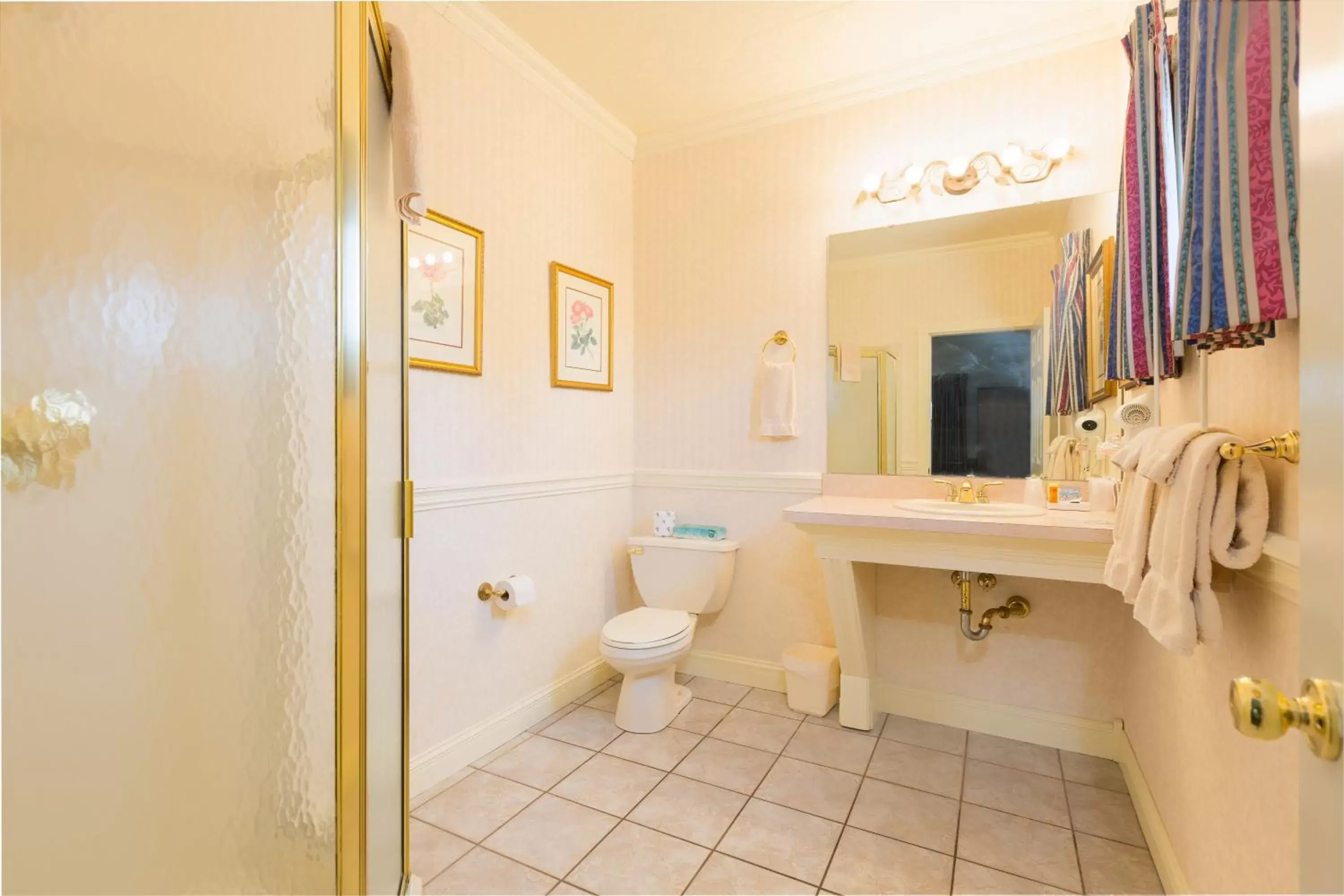 King Room with Lake View in The Blue Heron Inn King Room with Lake View in The Blue Heron Inn