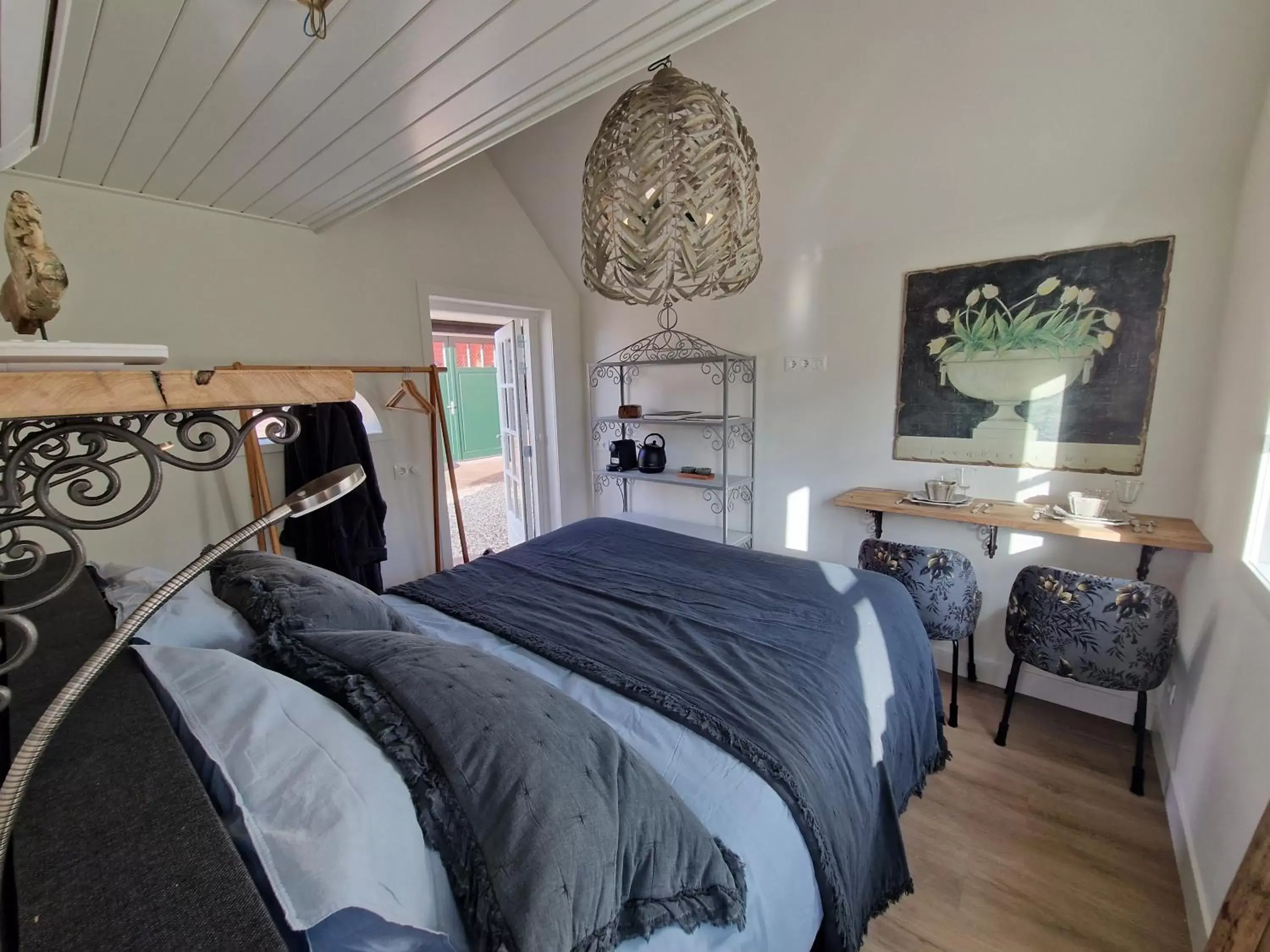 Double Room with Terrace in Bed & Breakfast Hoeve Happiness Double Room with Terrace in Bed & Breakfast Hoeve Happiness