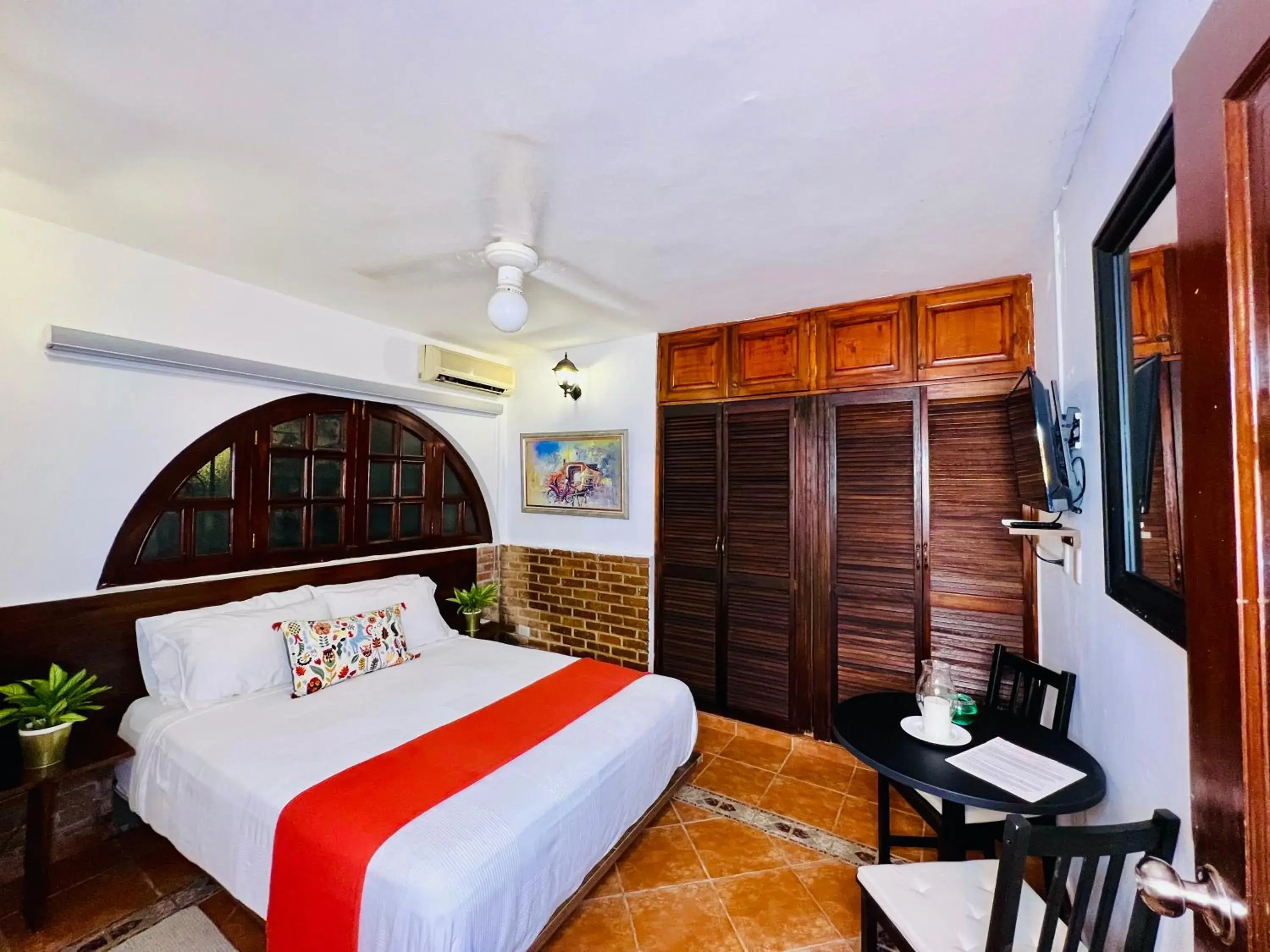 Double Room in Suite Colonial by Cristi Double Room in Suite Colonial by Cristi