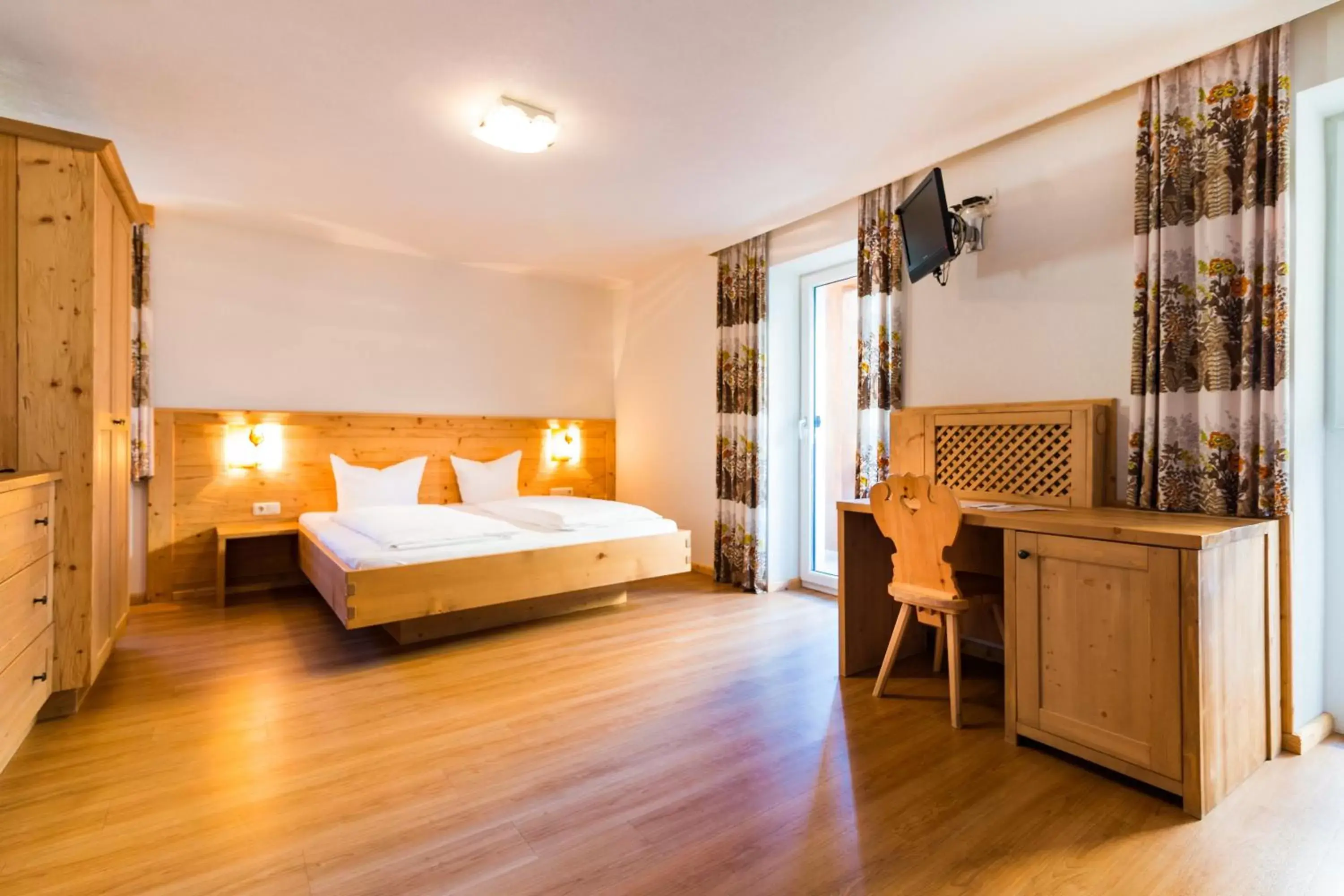 Comfort Double Room with Balcony in Adler Hotel-Pension Comfort Double Room with Balcony in Adler Hotel-Pension