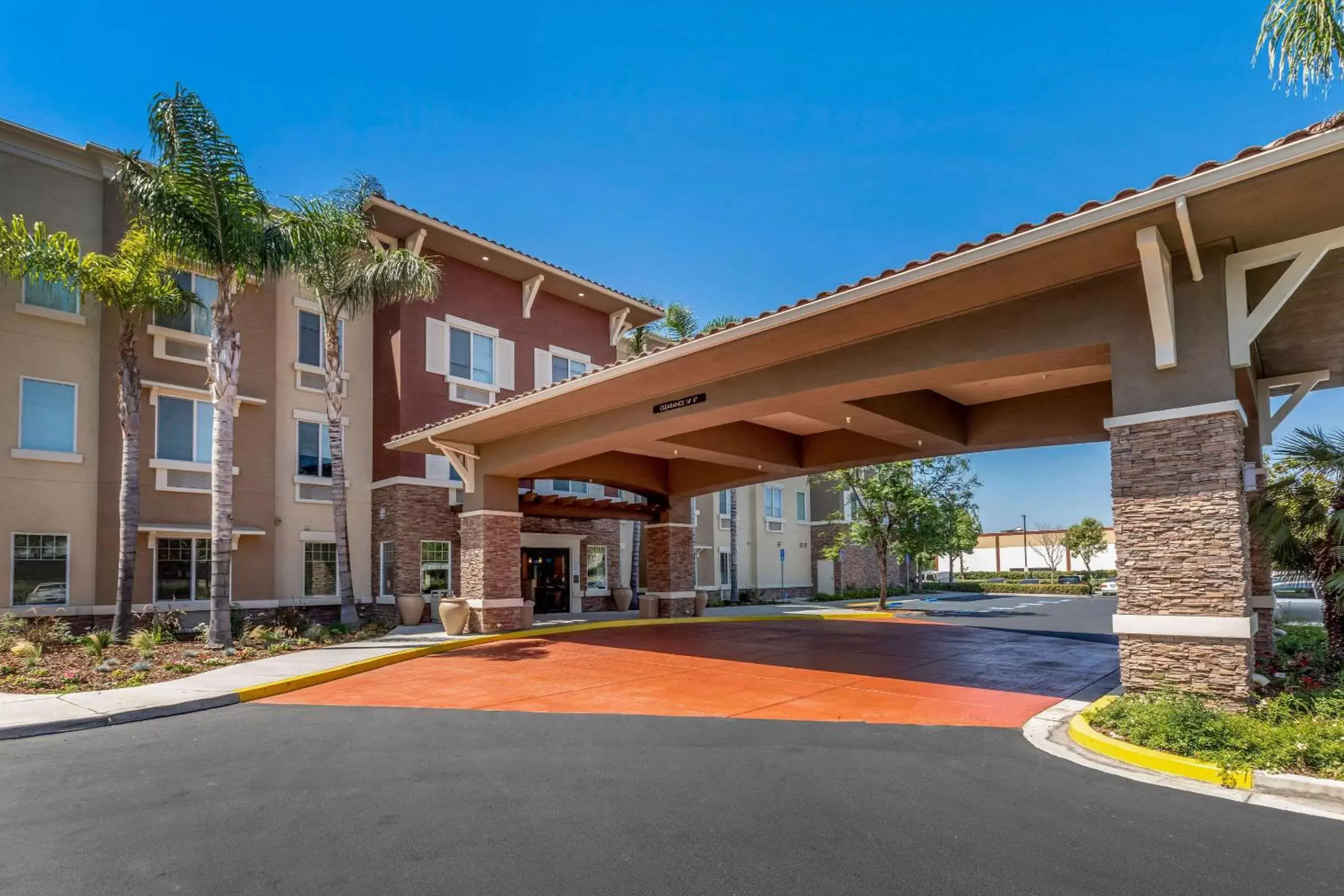 Comfort Inn & Suites Near Ontario Airport Comfort Inn & Suites Near Ontario Airport