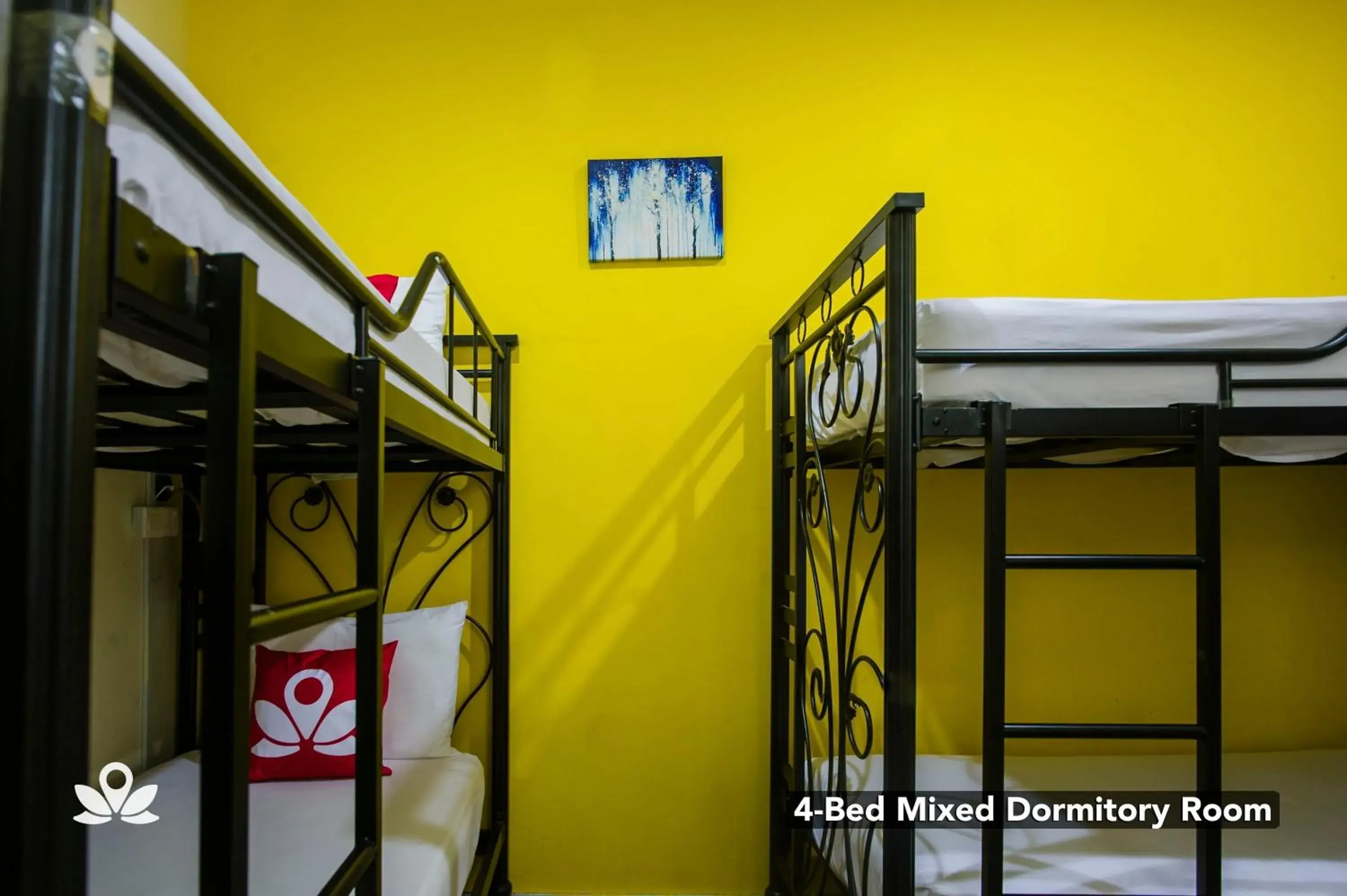 Bed in 4-Bed Mixed Dormitory Room in The Explorers Guesthouse and Hostel Bed in 4-Bed Mixed Dormitory Room in The Explorers Guesthouse and Hostel