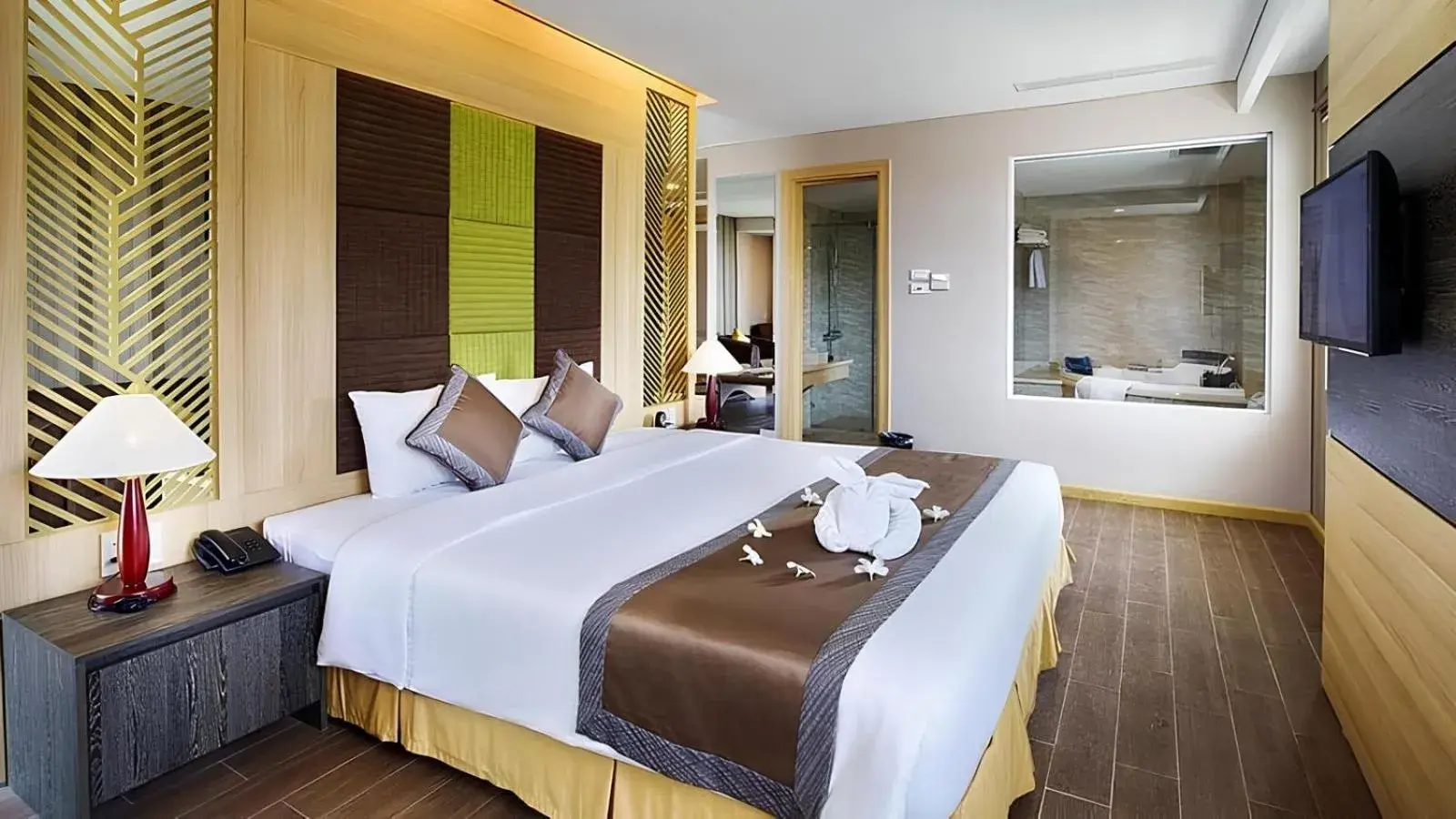 Deluxe Double Room with Balcony and Sea View in Muong Thanh Holiday Muine Hotel Deluxe Double Room with Balcony and Sea View in Muong Thanh Holiday Muine Hotel