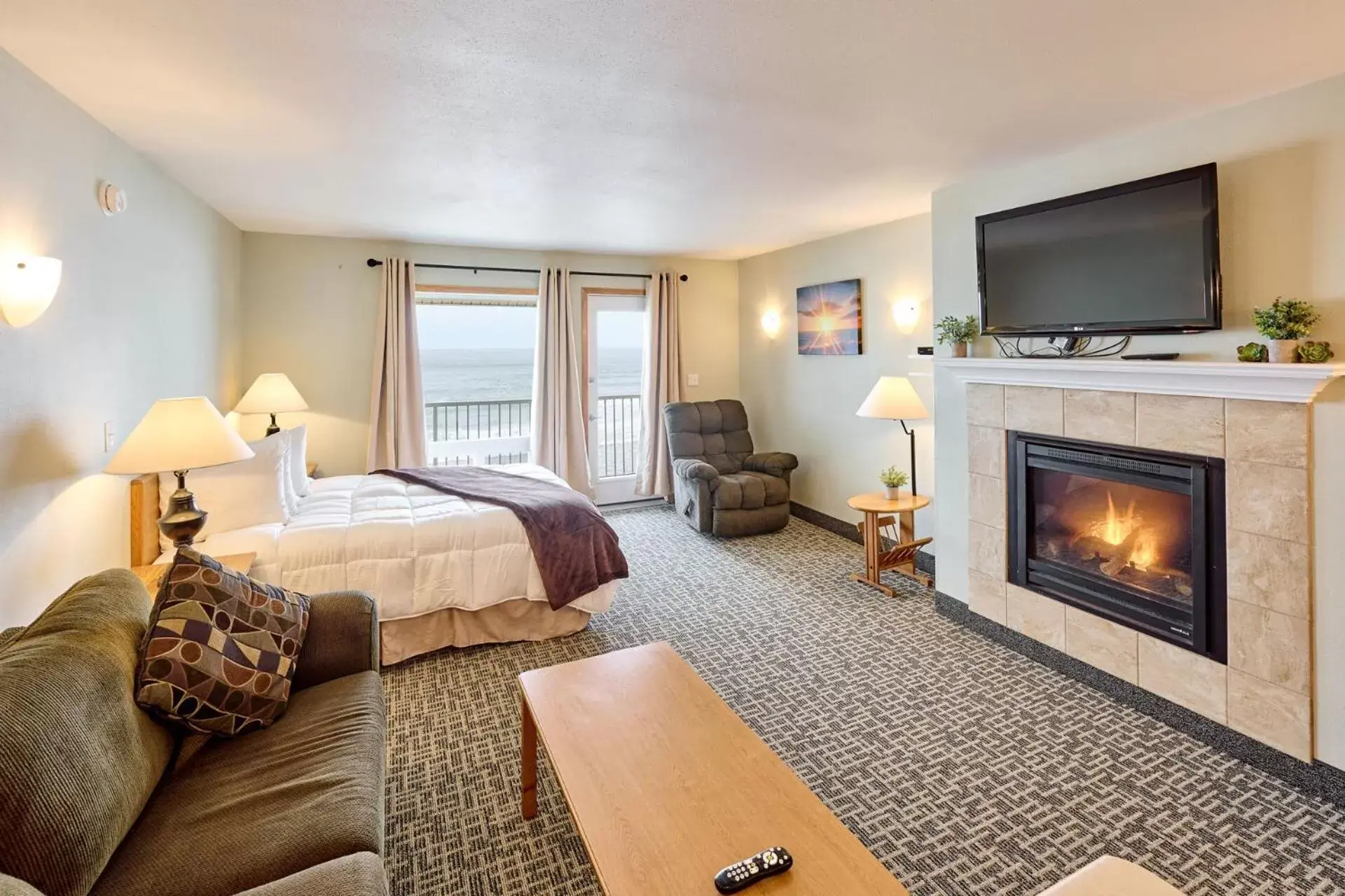 Deluxe Queen Suite in D Sands Rentals Deluxe Queen Suite in D Sands Rentals