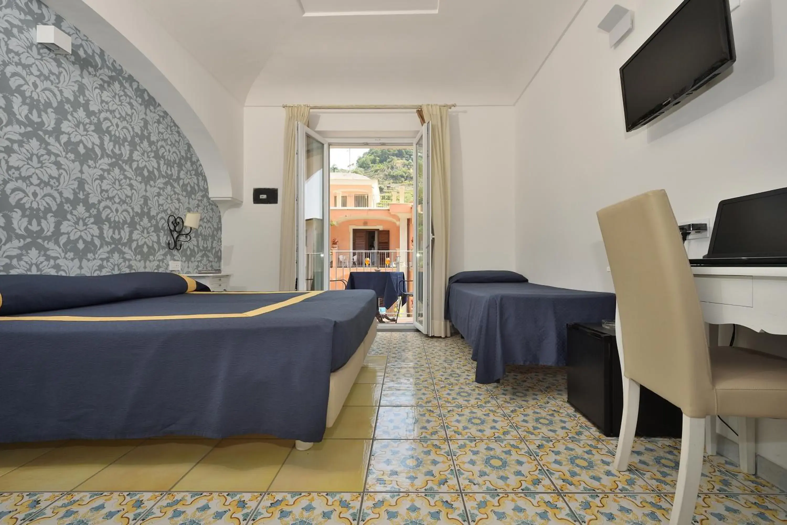 Superior Triple Room in Hotel7Bello Superior Triple Room in Hotel7Bello