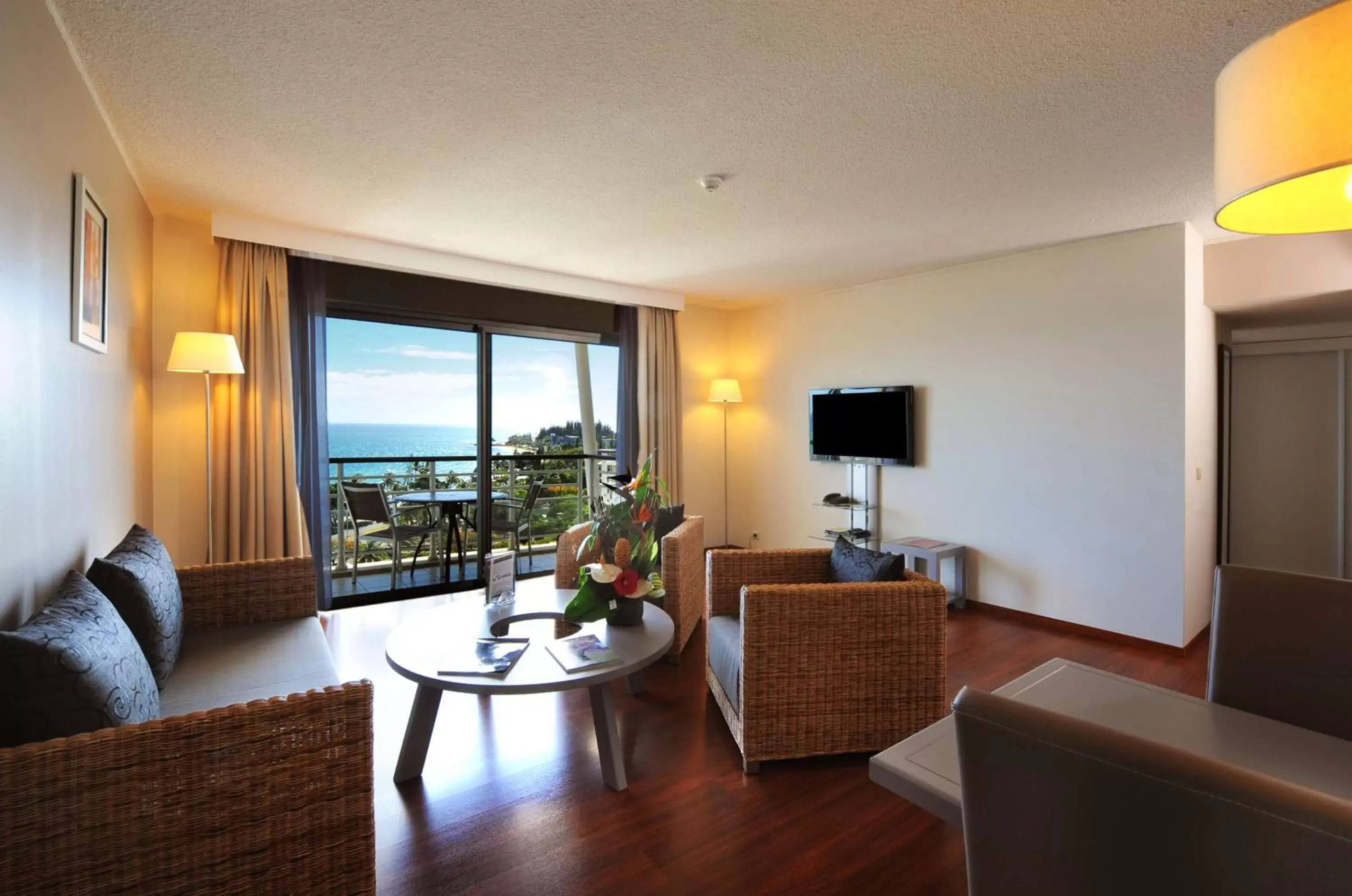 Deluxe One-Bedroom Apartment with Ocean View in Hilton Noumea La Promenade Residences Deluxe One-Bedroom Apartment with Ocean View in Hilton Noumea La Promenade Residences