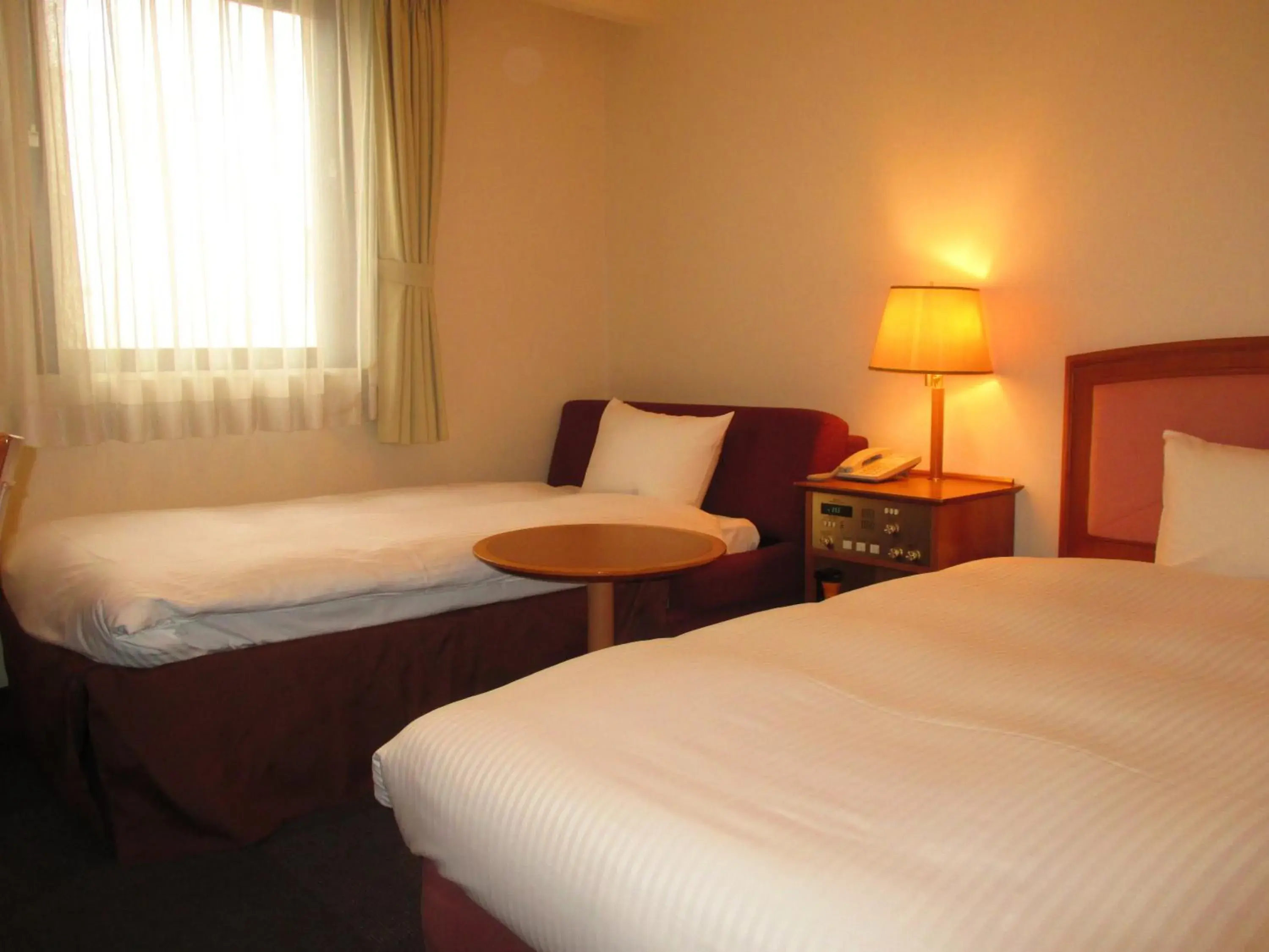Small Twin Room - single occupancy - Long Stay - Smoking in Hotel Green Selec Small Twin Room - single occupancy - Long Stay - Smoking in Hotel Green Selec