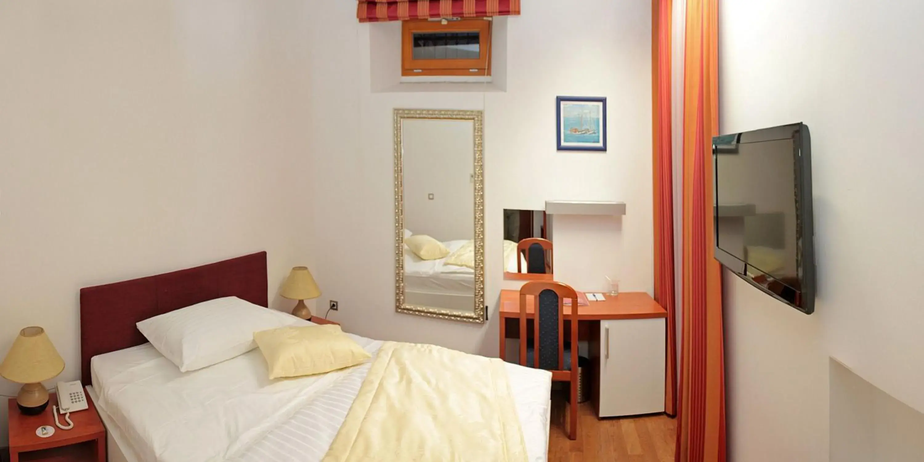 Single Room in Hotel Monika Single Room in Hotel Monika