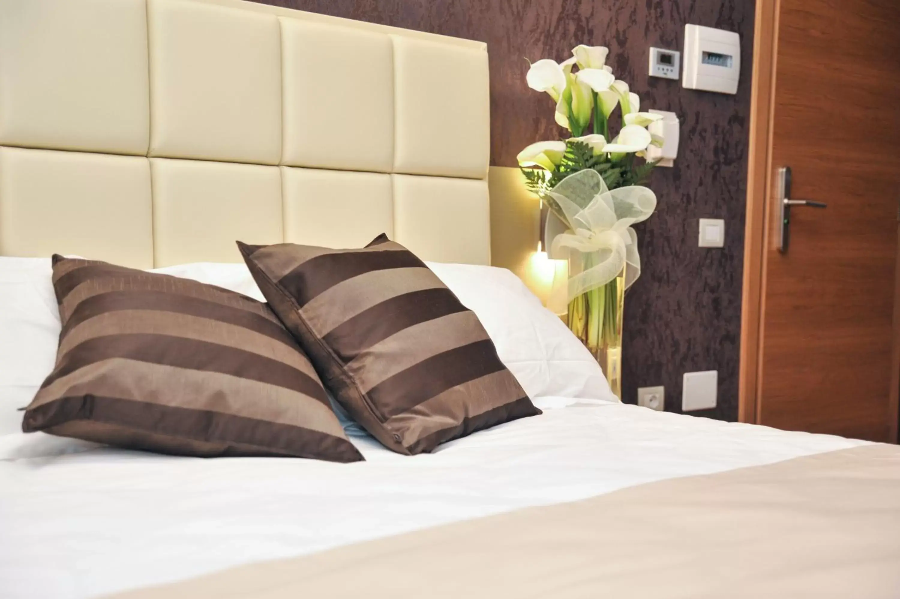 Double Room with Lake View in Hotel Dori Double Room with Lake View in Hotel Dori