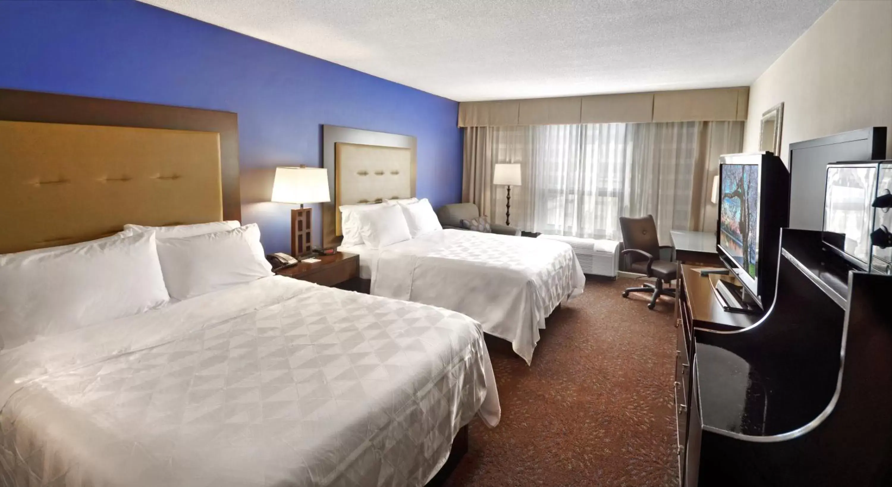 Standard Room with Two Queen Beds in Holiday Inn Washington D.C. - Greenbelt Maryland by IHG Standard Room with Two Queen Beds in Holiday Inn Washington D.C. - Greenbelt Maryland by IHG