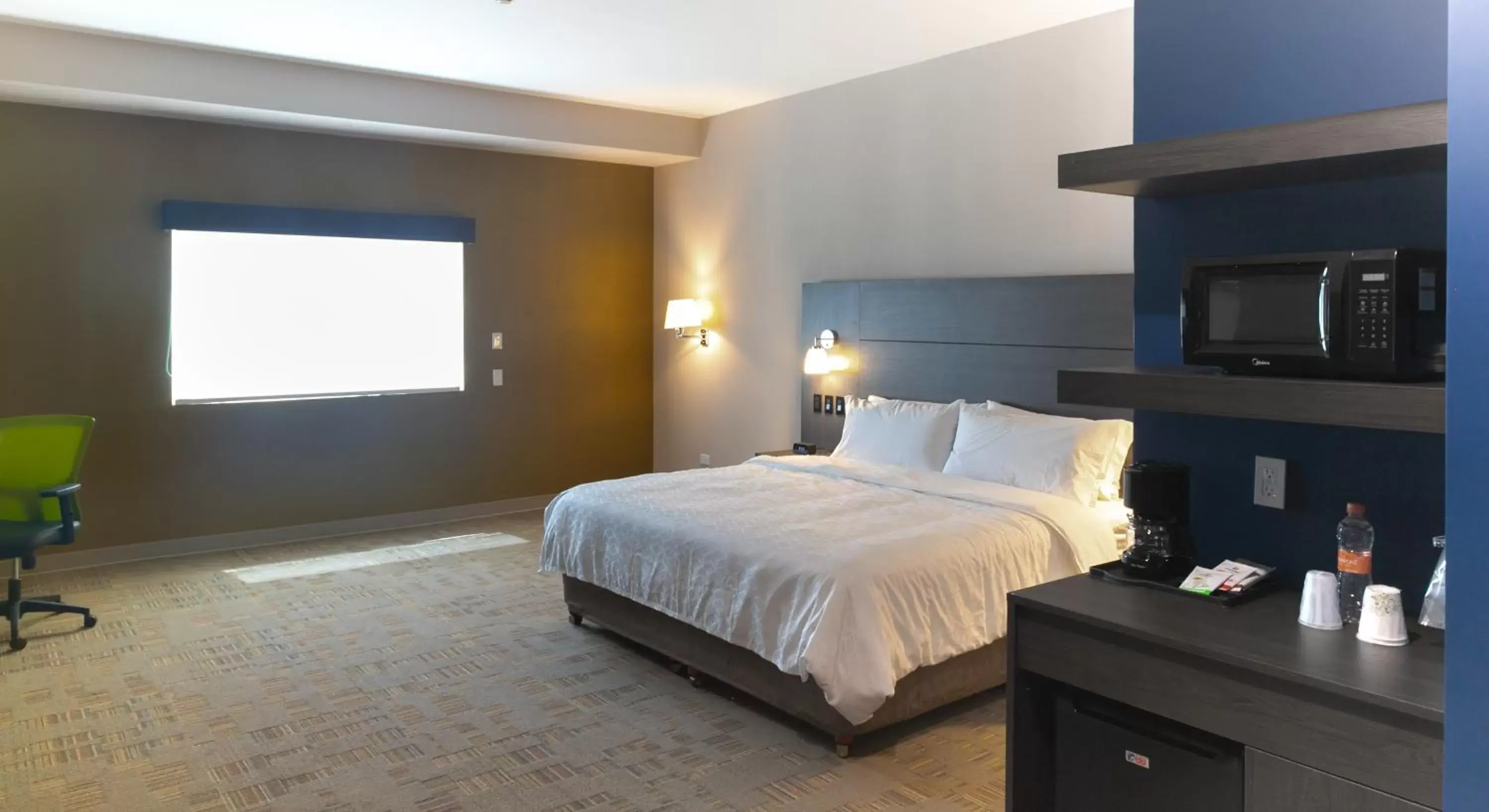 Standard King Room - Accessible in Holiday Inn Express & Suites - Tijuana Otay by IHG Standard King Room - Accessible in Holiday Inn Express & Suites - Tijuana Otay by IHG