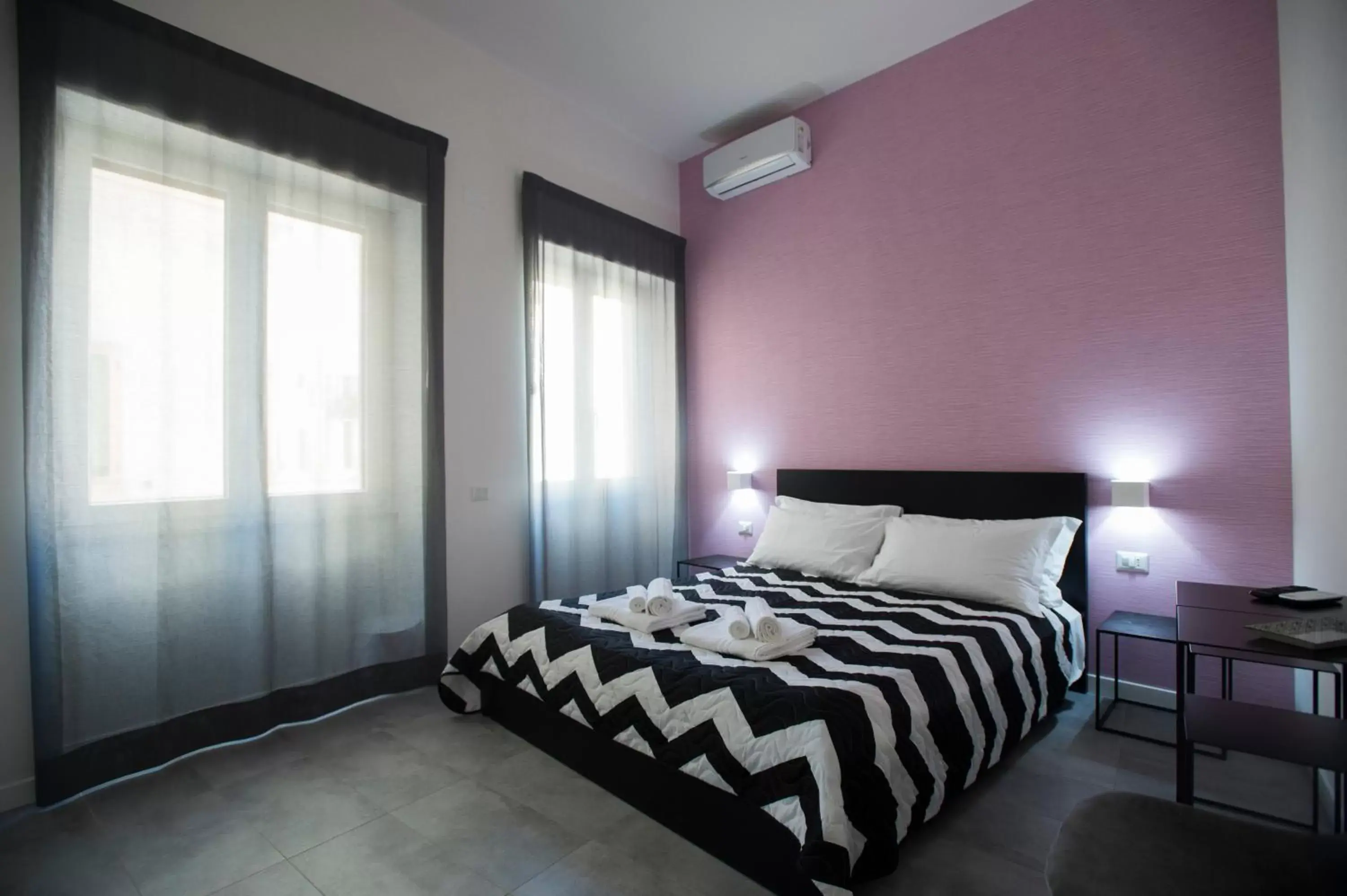 King Room - single occupancy in LECENTRE 174 King Room - single occupancy in LECENTRE 174