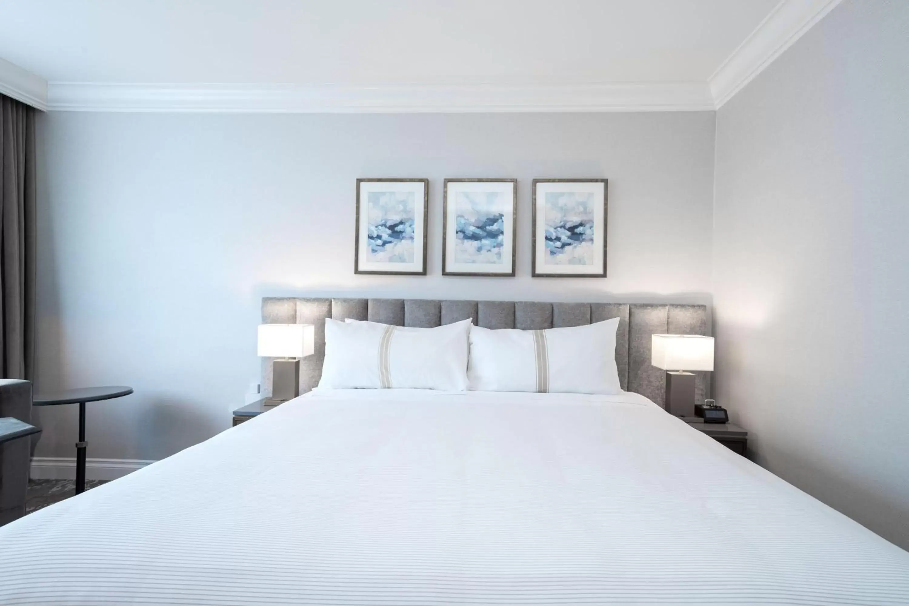 Sutton Room, 1 King Bed in The Sutton Place Hotel Vancouver Sutton Room, 1 King Bed in The Sutton Place Hotel Vancouver