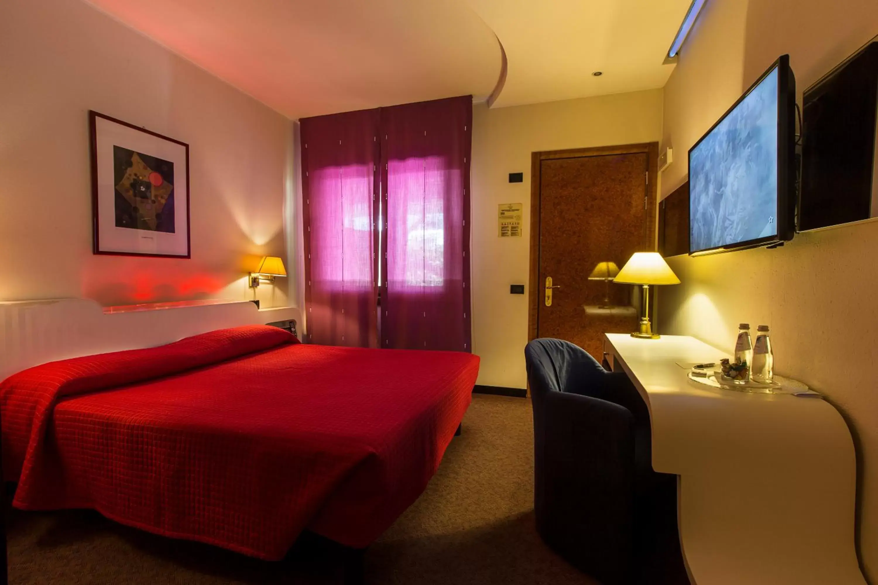 Double Room in Motel K Double Room in Motel K