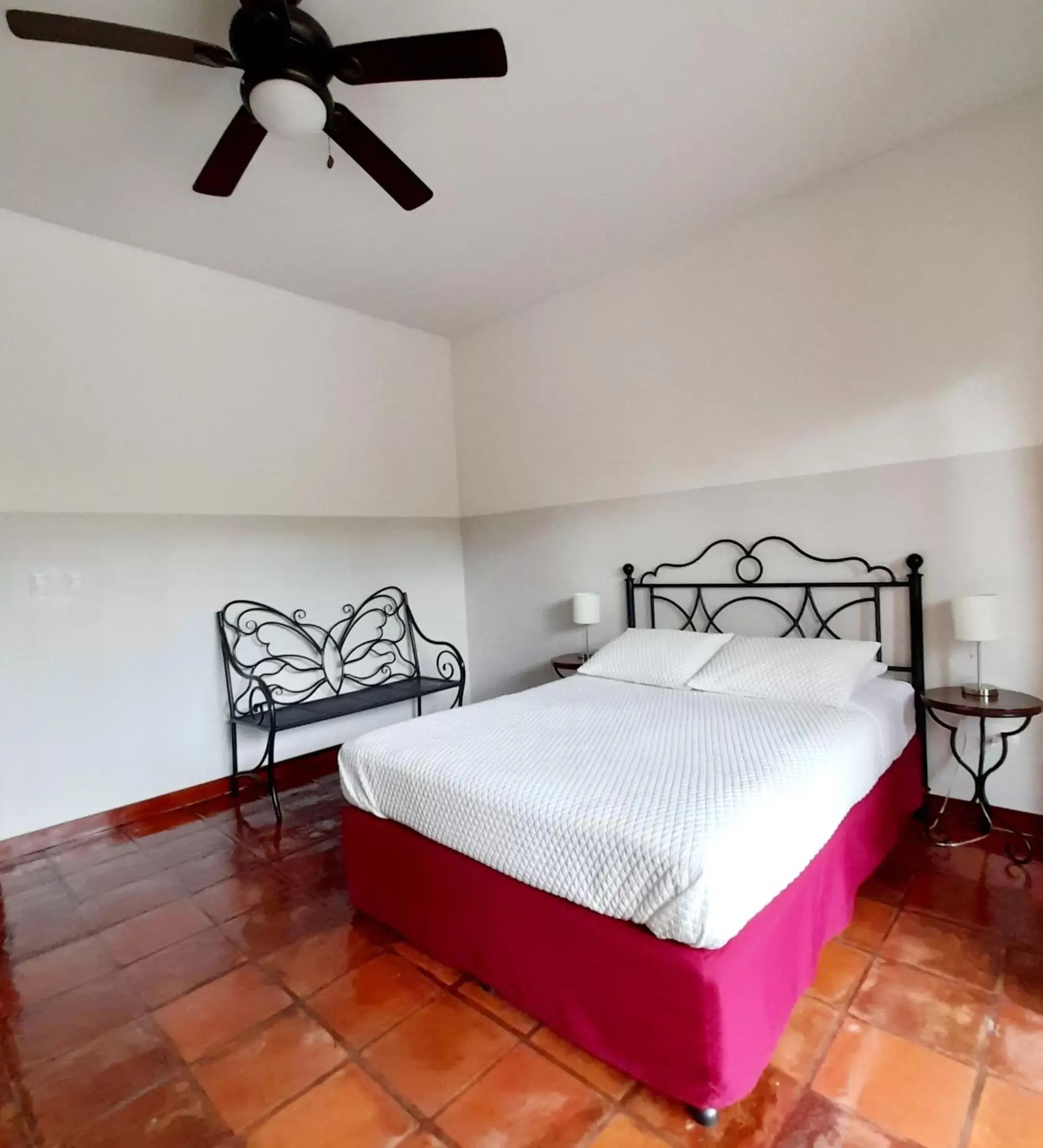 Standard Queen Room in Hotel Jardín Garden de Granada Nicaragua Standard Queen Room in Hotel Jardín Garden de Granada Nicaragua