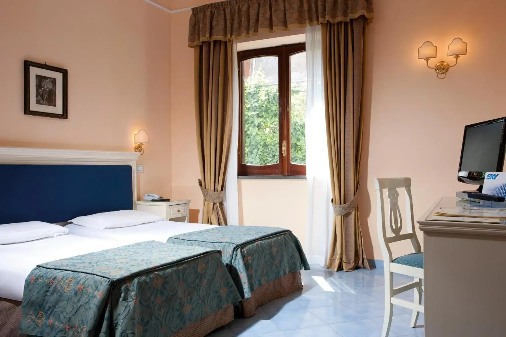 Standard Double or Twin Room in Hotel Iaccarino Standard Double or Twin Room in Hotel Iaccarino