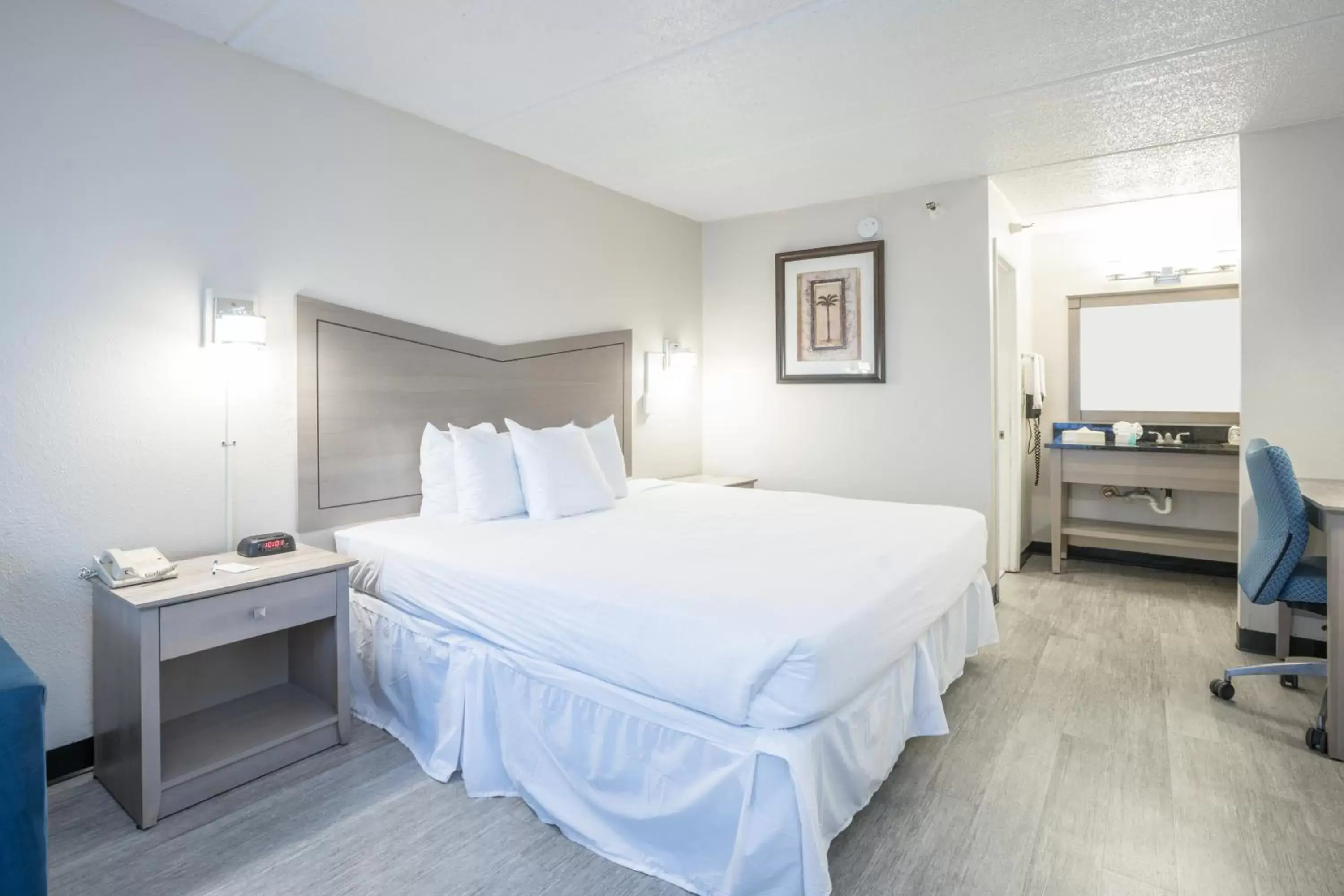 Deluxe King Room in Ocean Coast Hotel at the Beach Amelia Island Deluxe King Room in Ocean Coast Hotel at the Beach Amelia Island