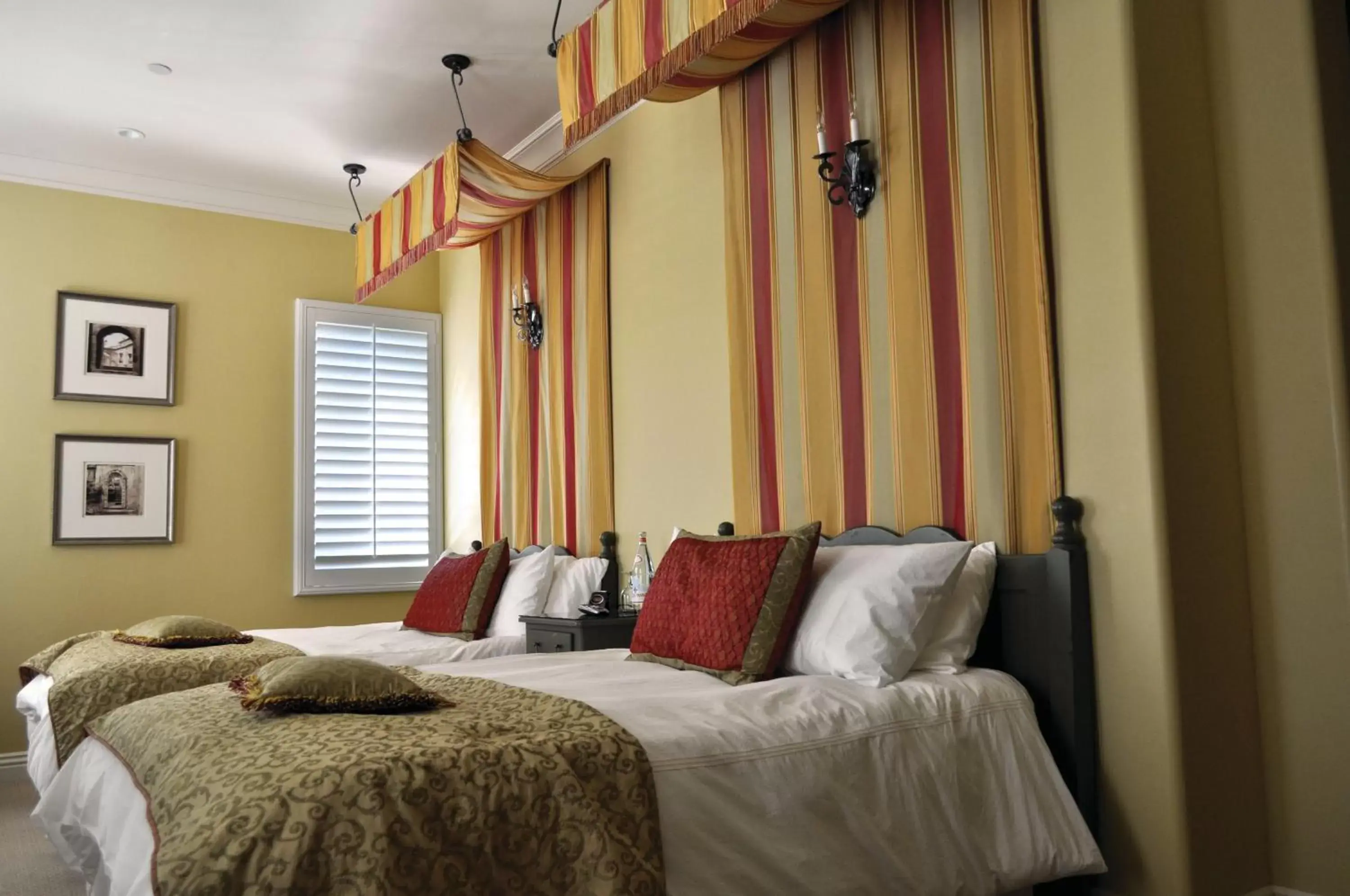 Double Room with Two Double Beds in The Villa at Arden Hills Double Room with Two Double Beds in The Villa at Arden Hills